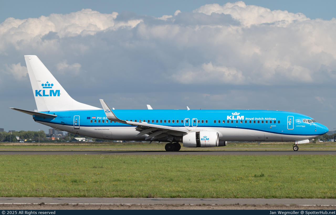 Photo of PH-BXN - Boeing 737-8K2 operated by KLM Royal Dutch Airlines