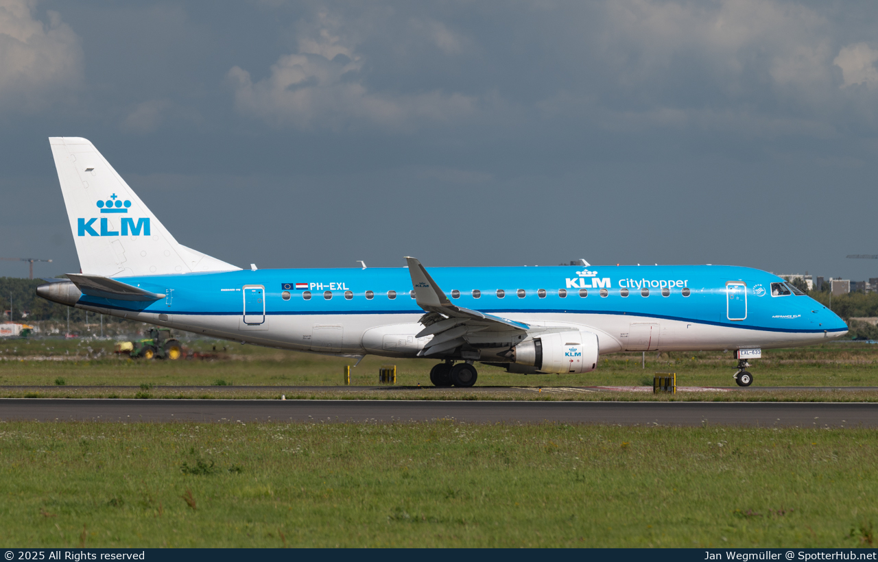 Photo of PH-EXL - Embraer ERJ-175STD operated by KLM Cityhopper