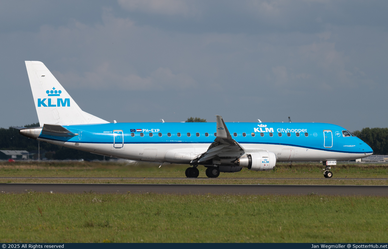 Photo of PH-EXP - Embraer ERJ-175STD operated by KLM Cityhopper