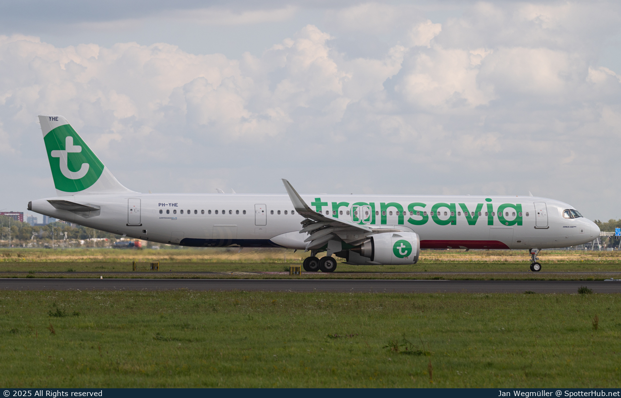 Photo of PH-YHE - Airbus A321-252NX operated by Transavia