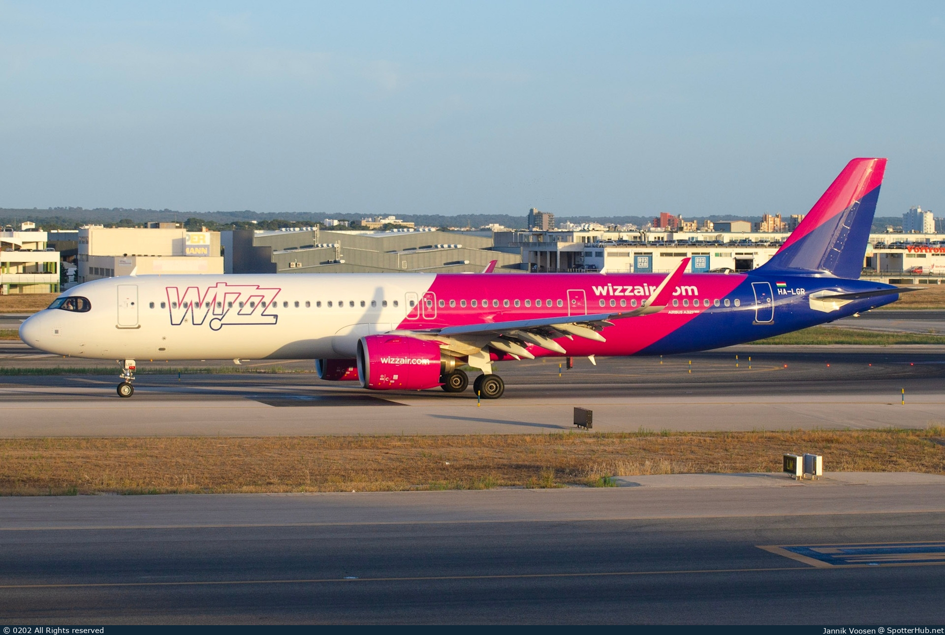 Photo of HA-LGR - Airbus A321-271NX operated by Wizz Air