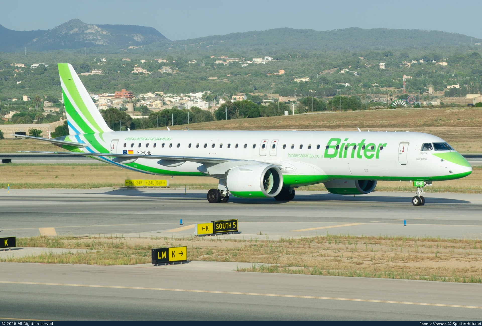 Photo of EC-OHE - Embraer ERJ-195-E2 operated by Binter Canarias (opb Binter Airlines)