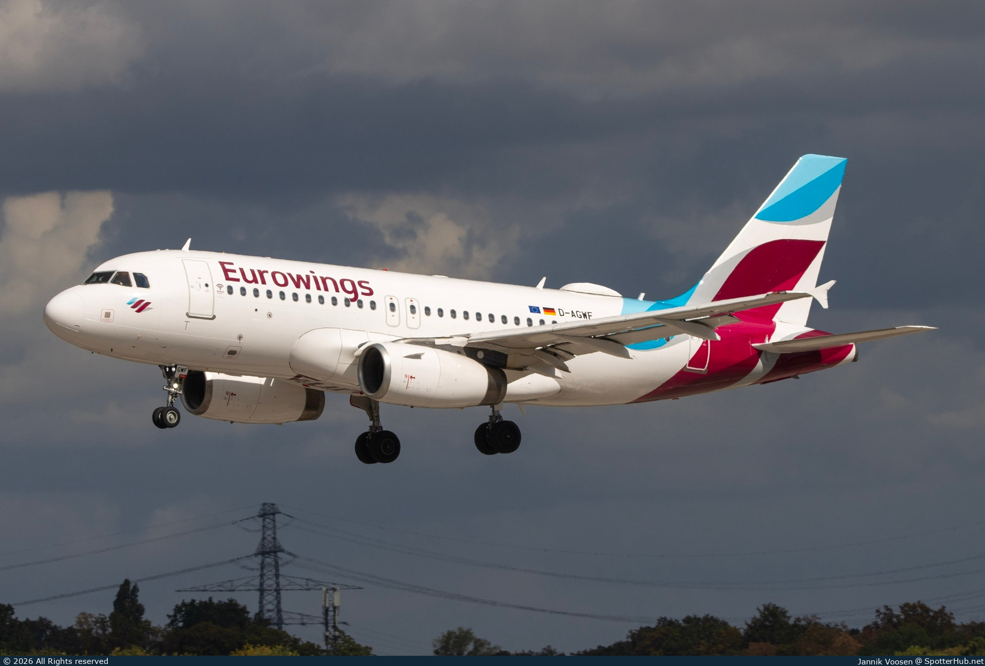 Photo of D-AGWF - Airbus A319-132 operated by Eurowings