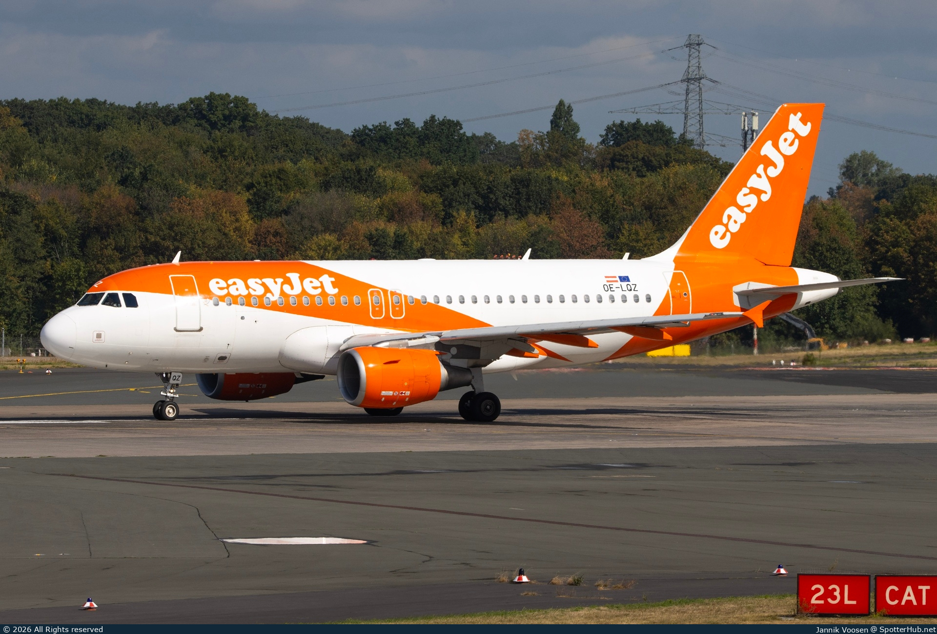 Photo of OE-LQZ - Airbus A319-111 operated by easyJet Europe