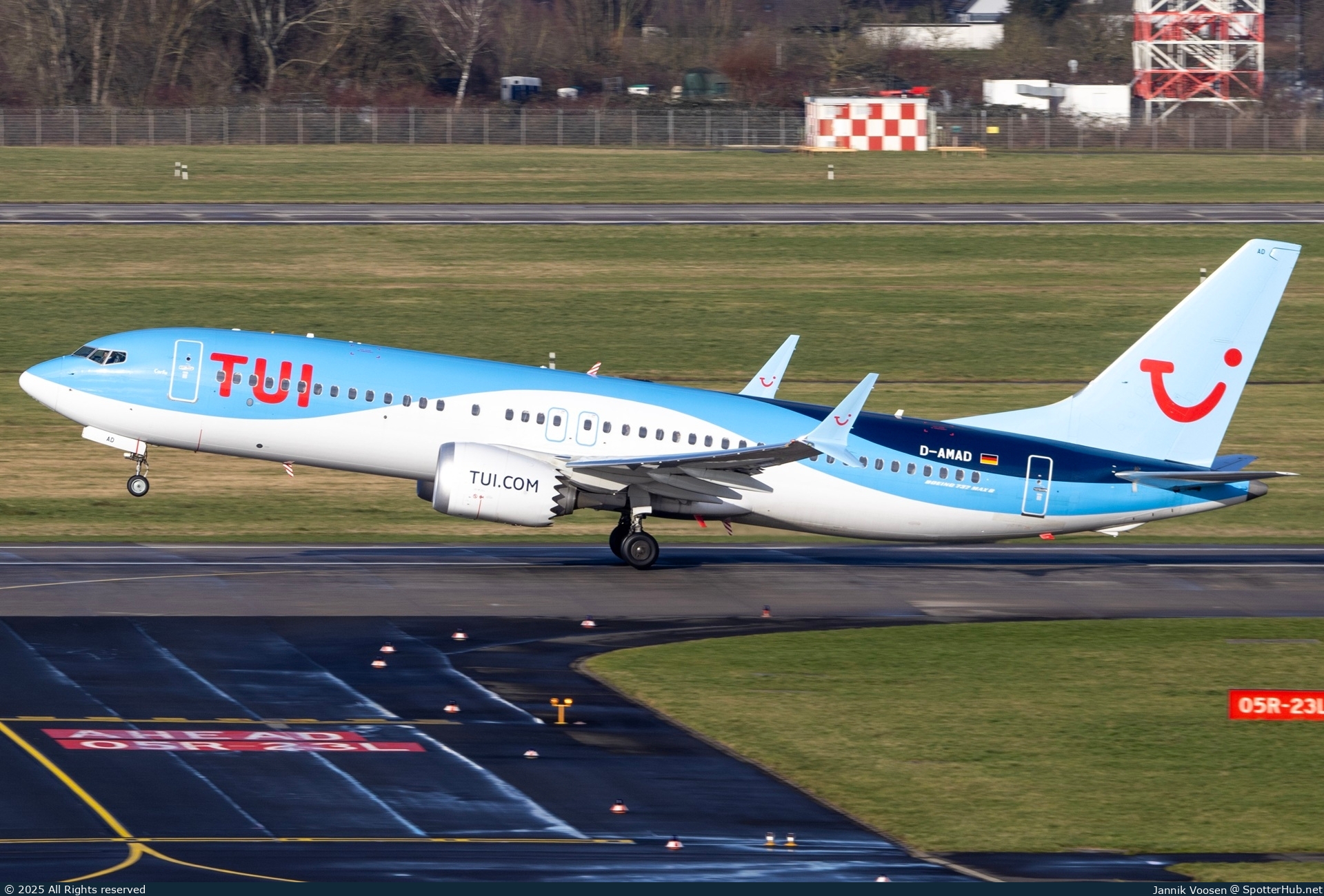 Photo of D-AMAD - Boeing 737 MAX 8 operated by TUIfly