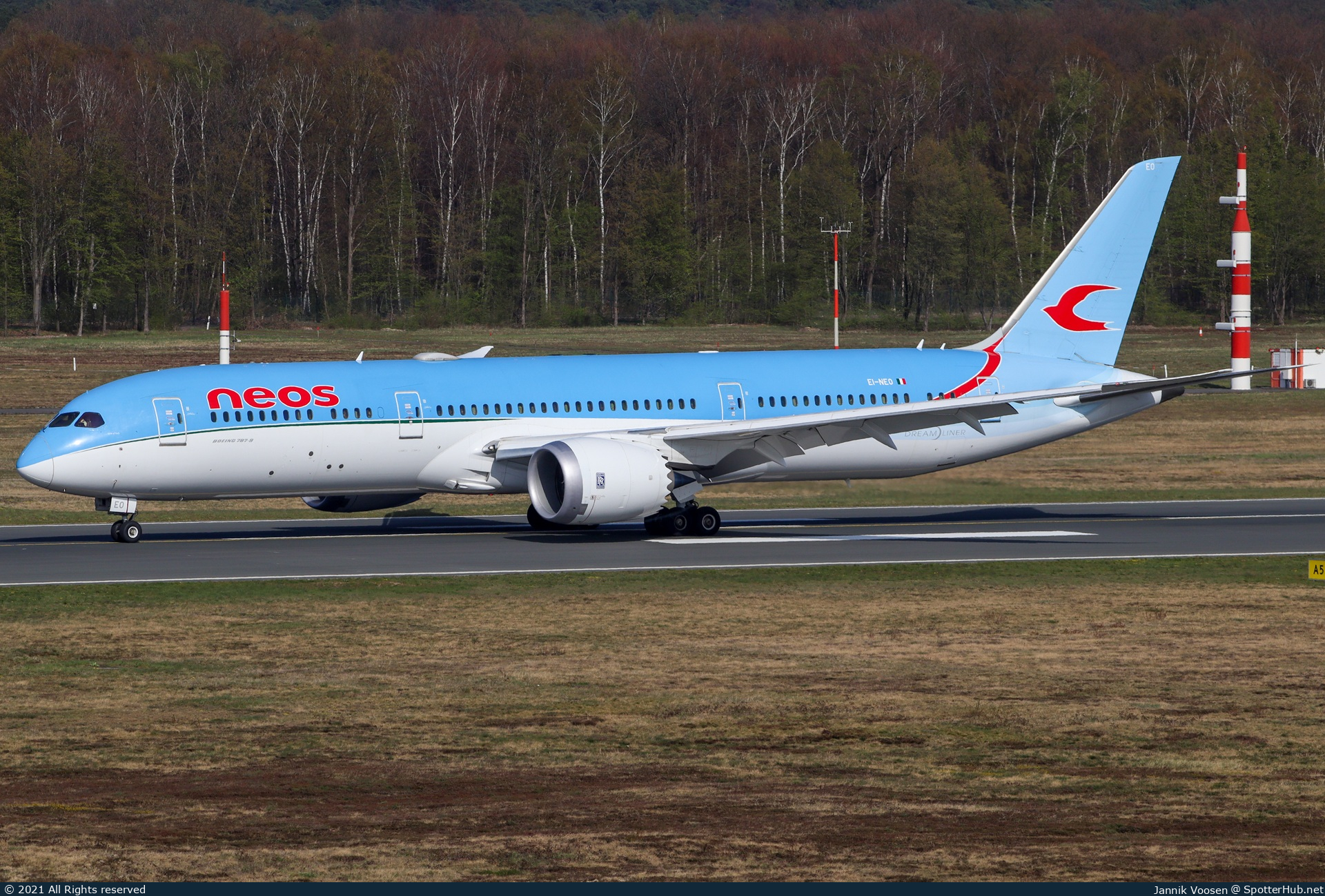 Photo of EI-NEO - Boeing 787-9 Dreamliner operated by Neos