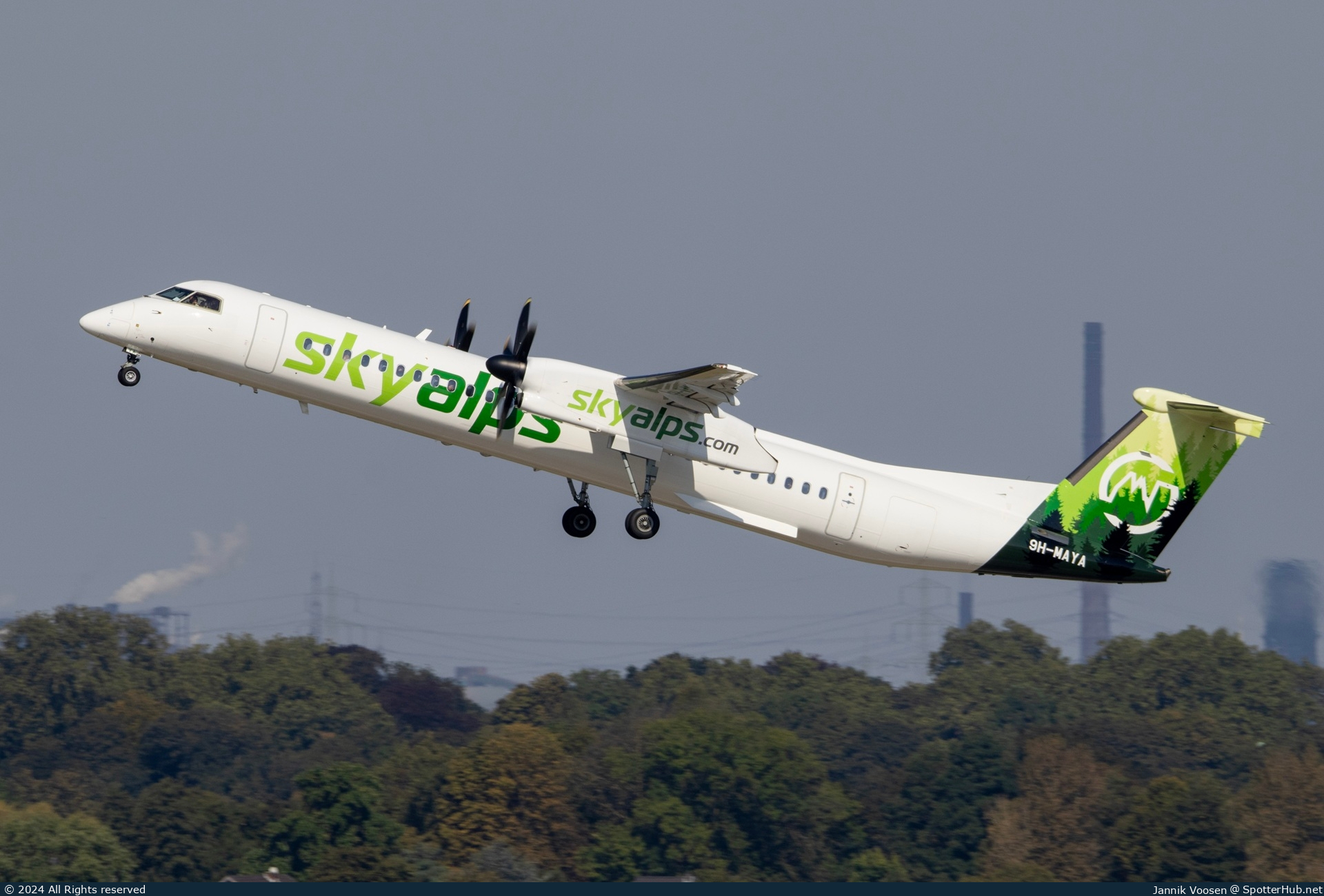 Photo of 9H-MAYA - Bombardier DHC-8-402 Dash 8 Q400 operated by SkyAlps