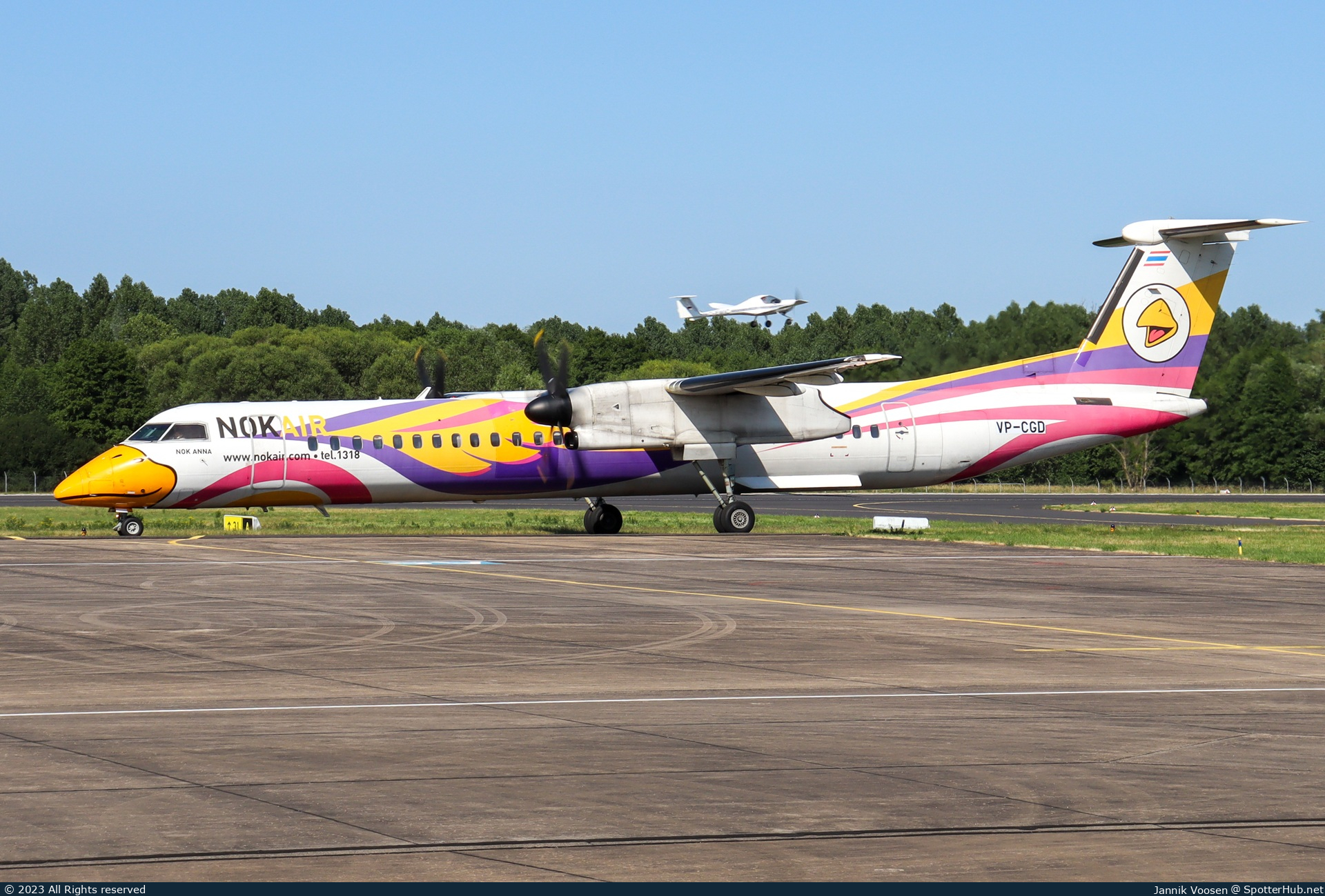 Photo of VP-CGD - Bombardier DHC-8-402 Dash 8 Q400 operated by AerCap