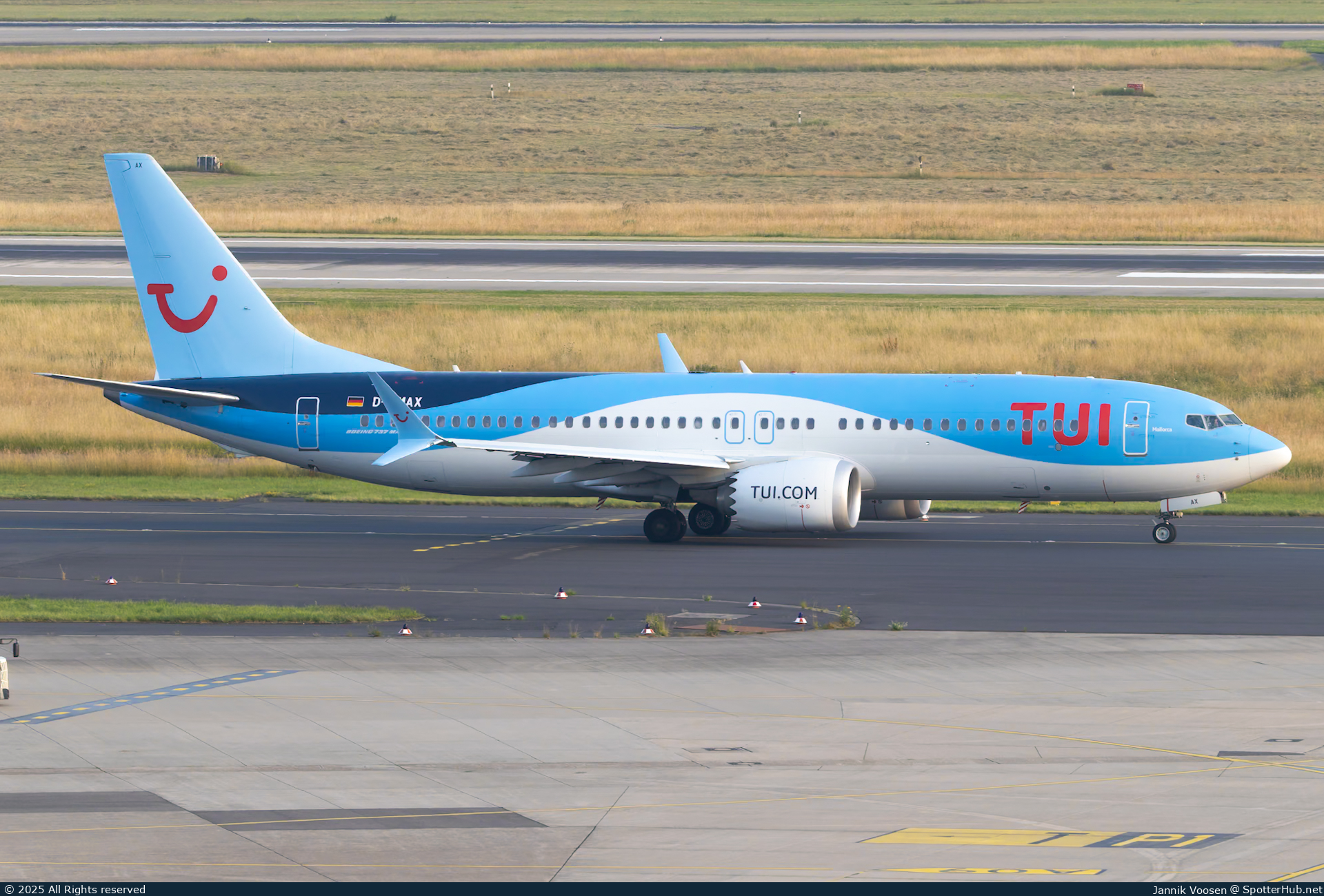 Photo of D-AMAX - Boeing 737 MAX 8 operated by TUIfly