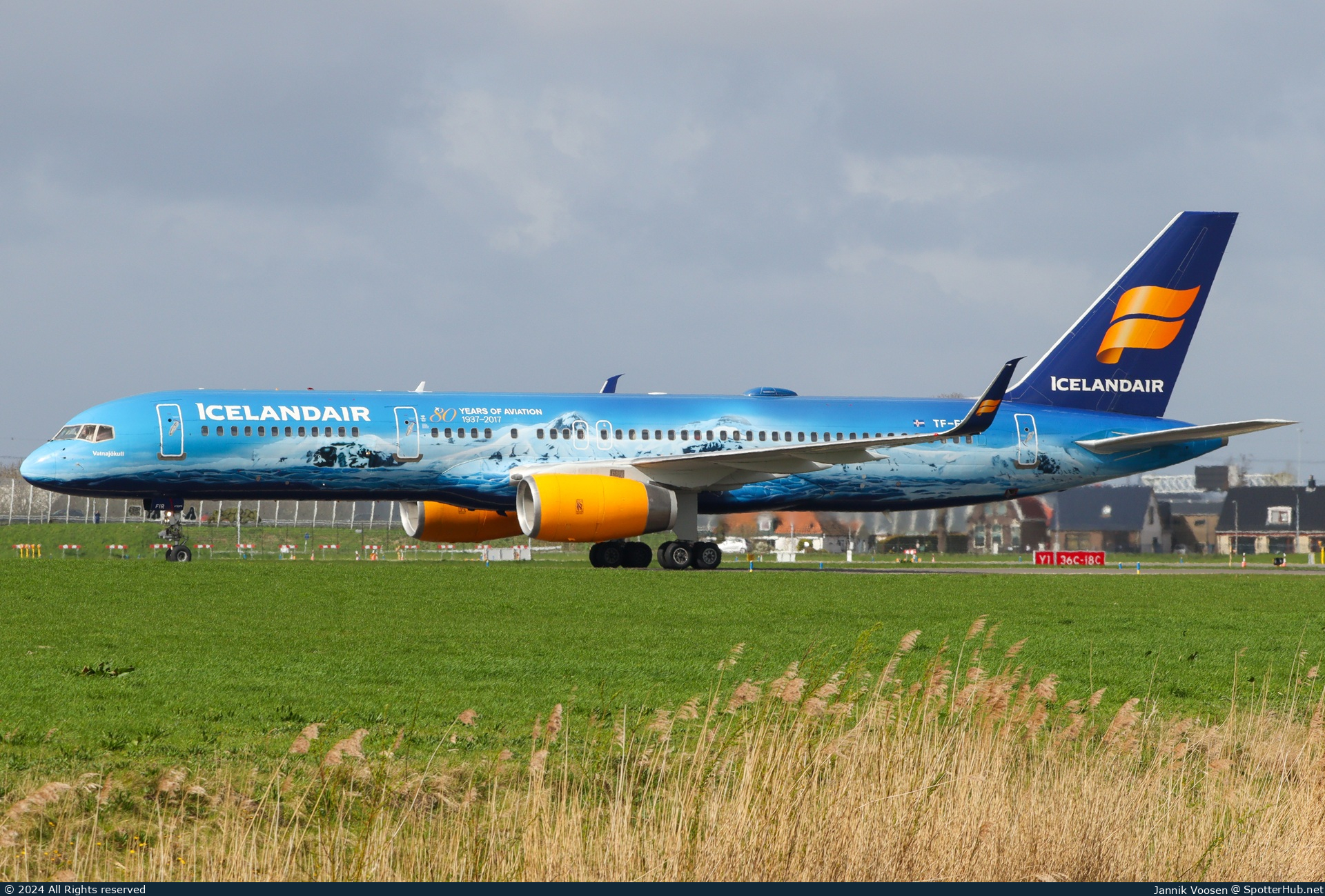 Photo of TF-FIR - Boeing 757-256 operated by Icelandair