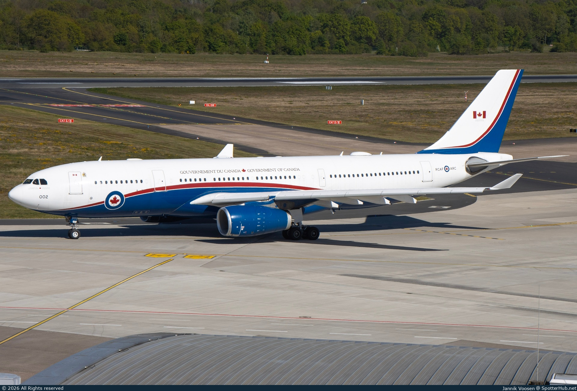 Photo of 330002 - Airbus CC-330 Husky operated by Royal Canadian Air Force
