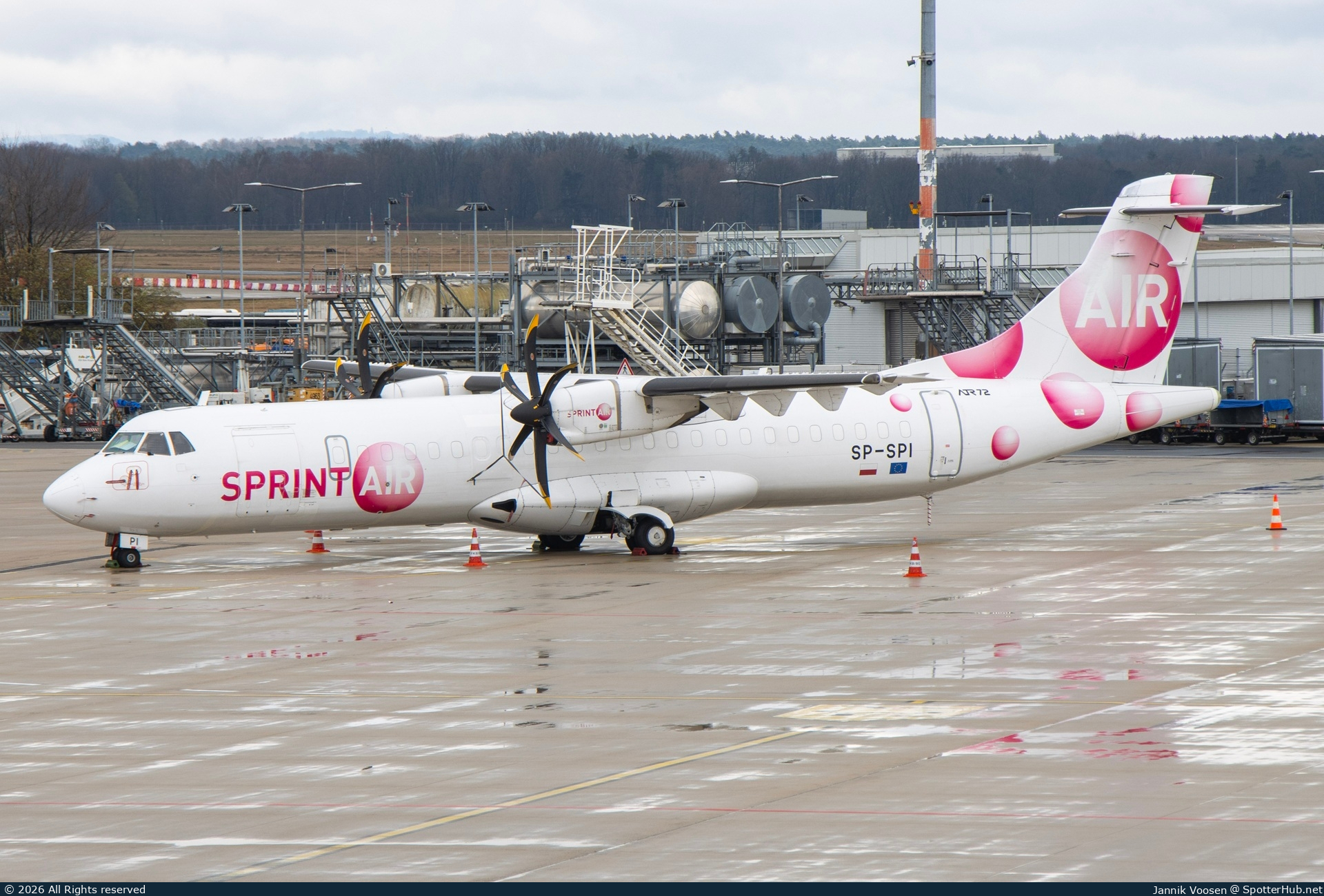 Photo of SP-SPI - ATR 72-500(F) operated by SprintAir