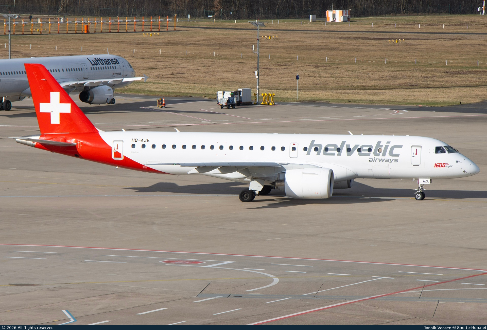 Photo of HB-AZE - Embraer ERJ-190-E2 operated by Helvetic Airways