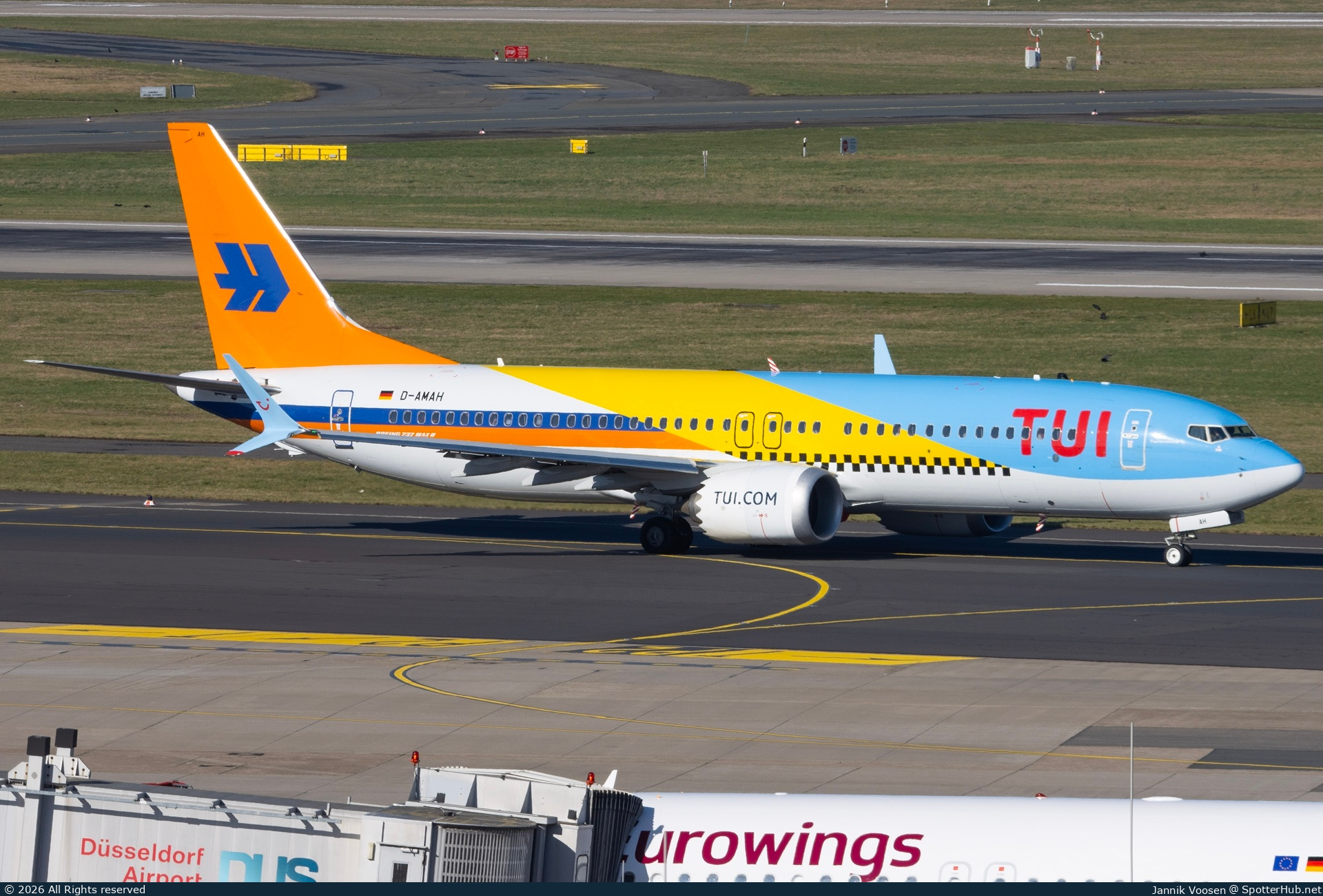 Photo of D-AMAH - Boeing 737 MAX 8 operated by TUIfly