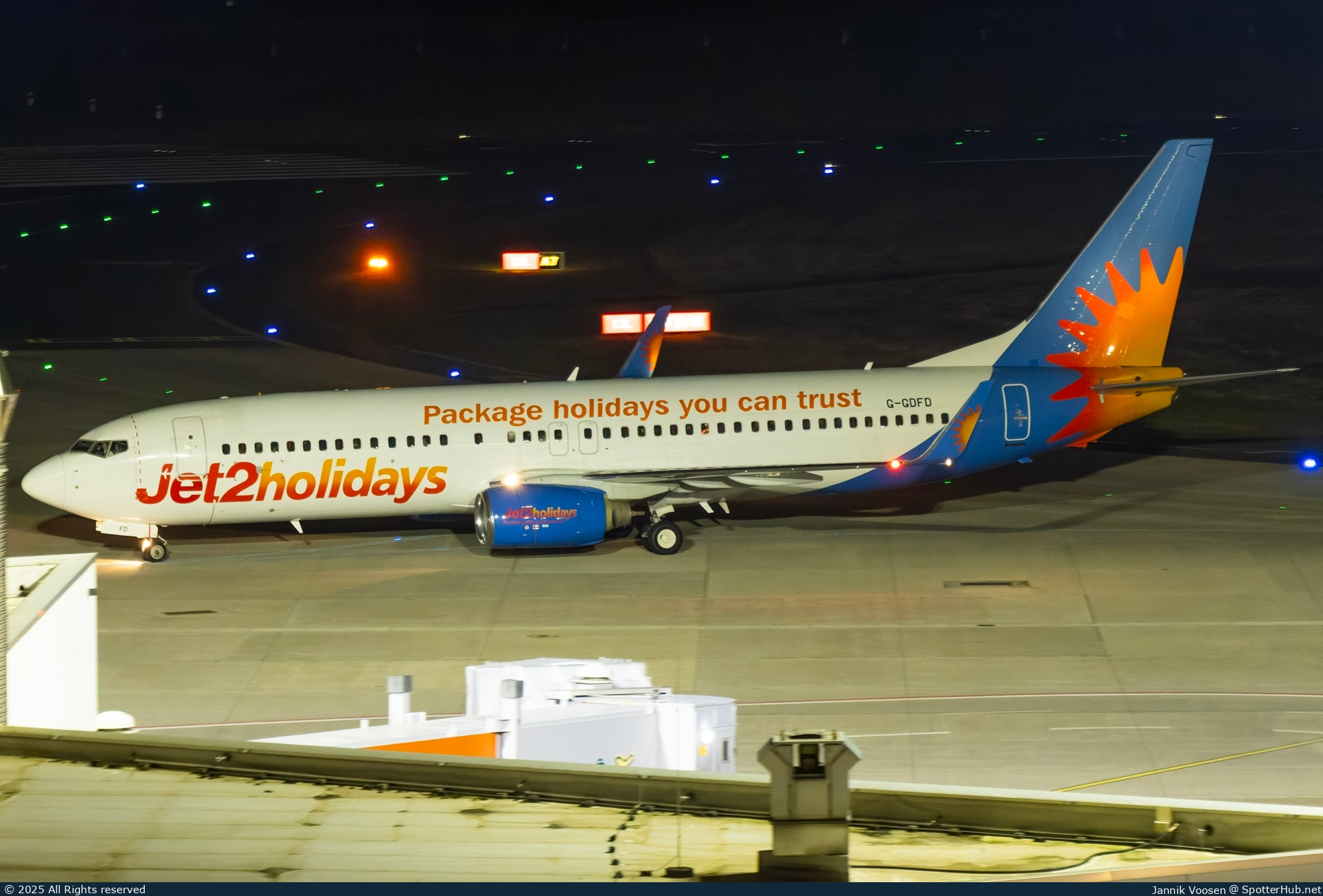 Photo of G-GDFD - Boeing 737-8K5 operated by Jet2