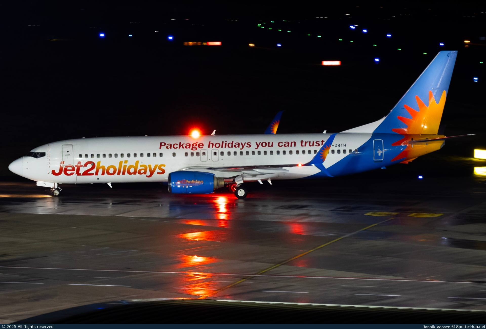Photo of G-DRTH - Boeing 737-8BK operated by Jet2