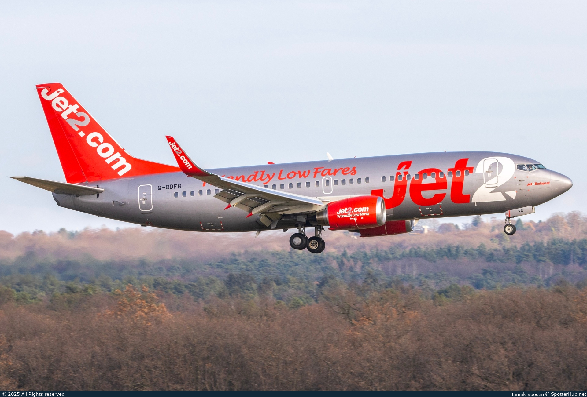 Photo of G-GDFG - Boeing 737-36Q operated by Jet2