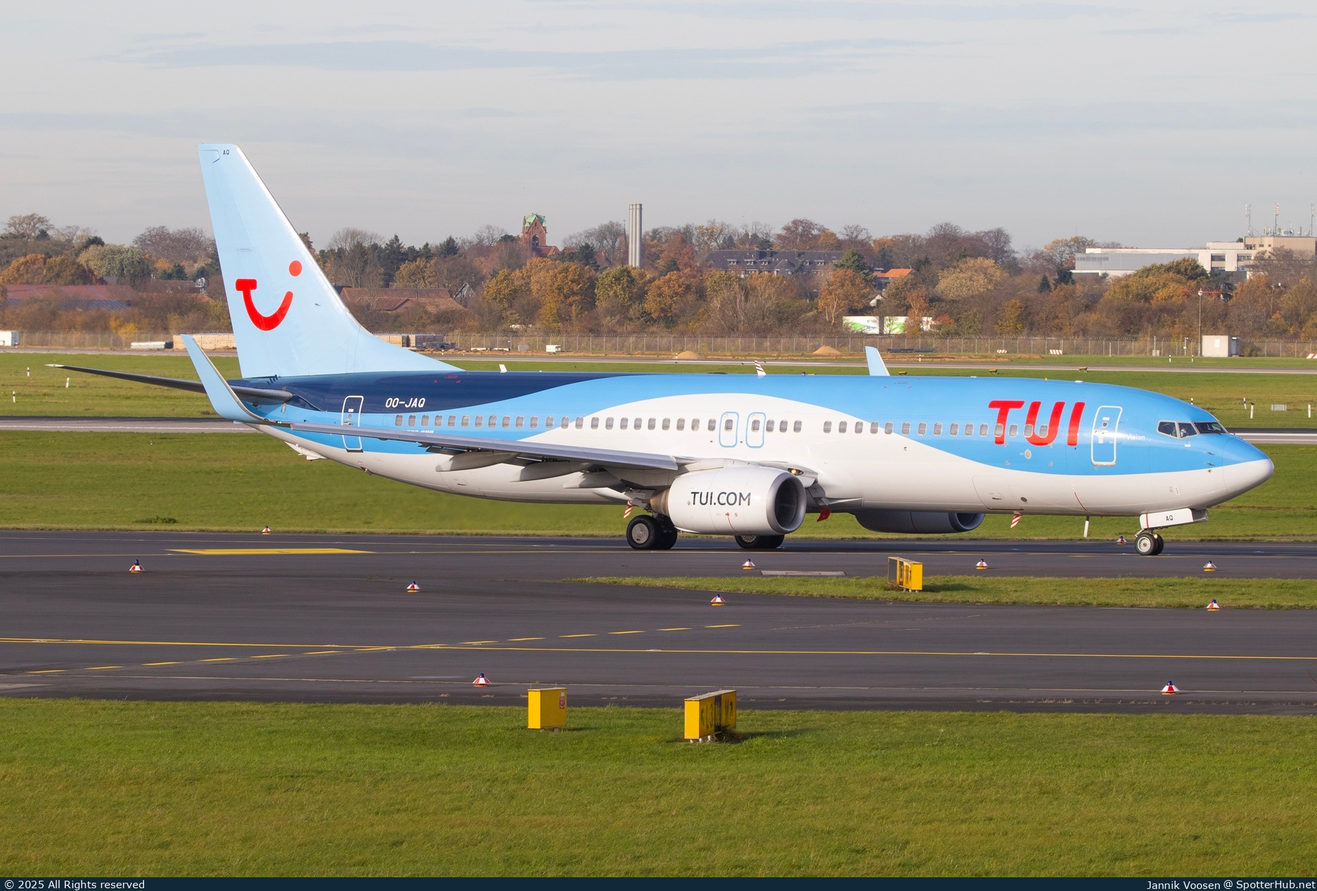 Photo of OO-JAQ - Boeing 737-8K5 operated by TUI Airlines Belgium