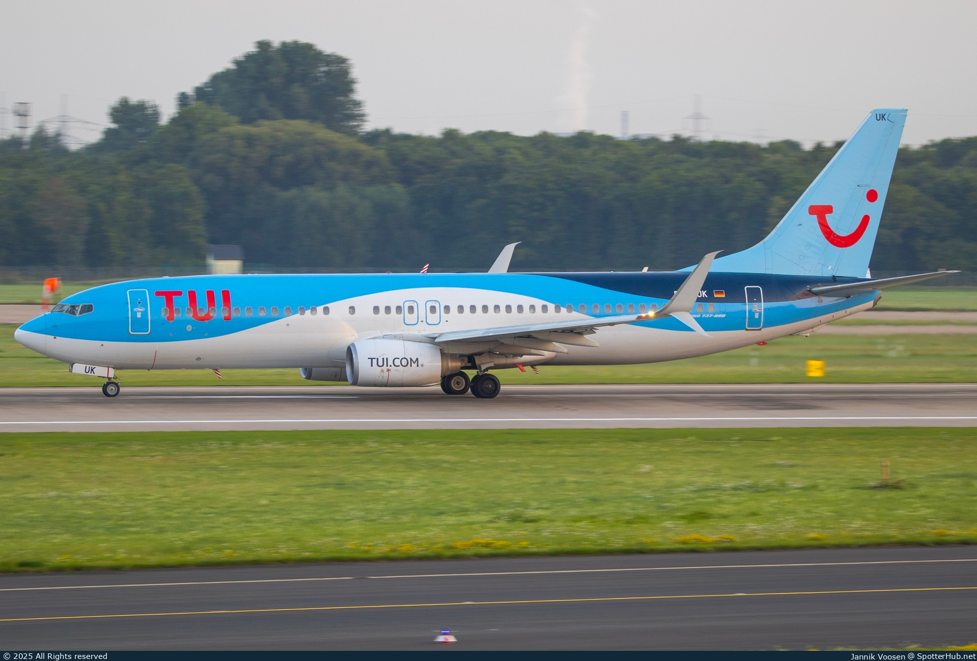 Photo of D-ATUK - Boeing 737-8K5 operated by TUIfly