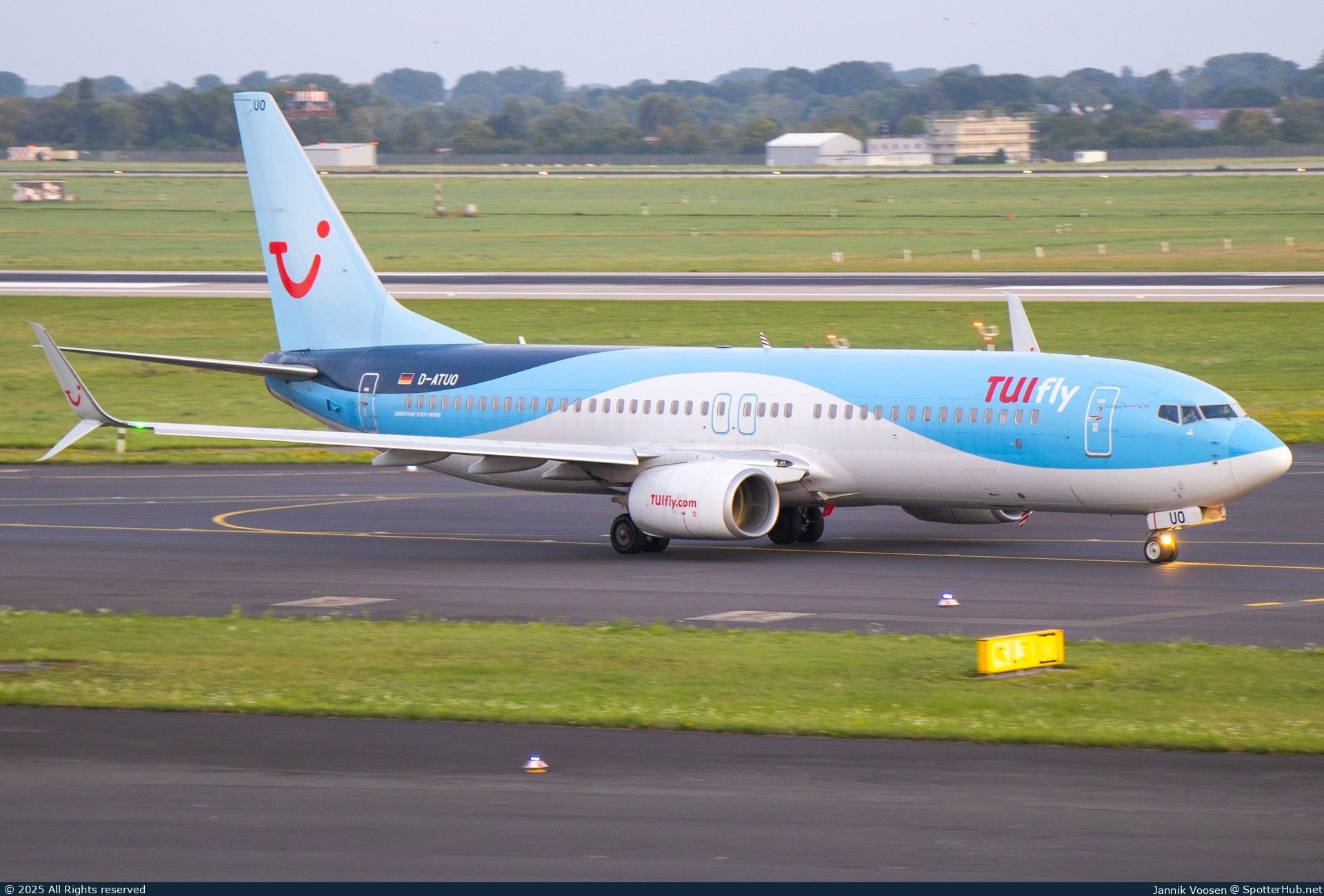 Photo of D-ATUO - Boeing 737-8K5 operated by TUIfly
