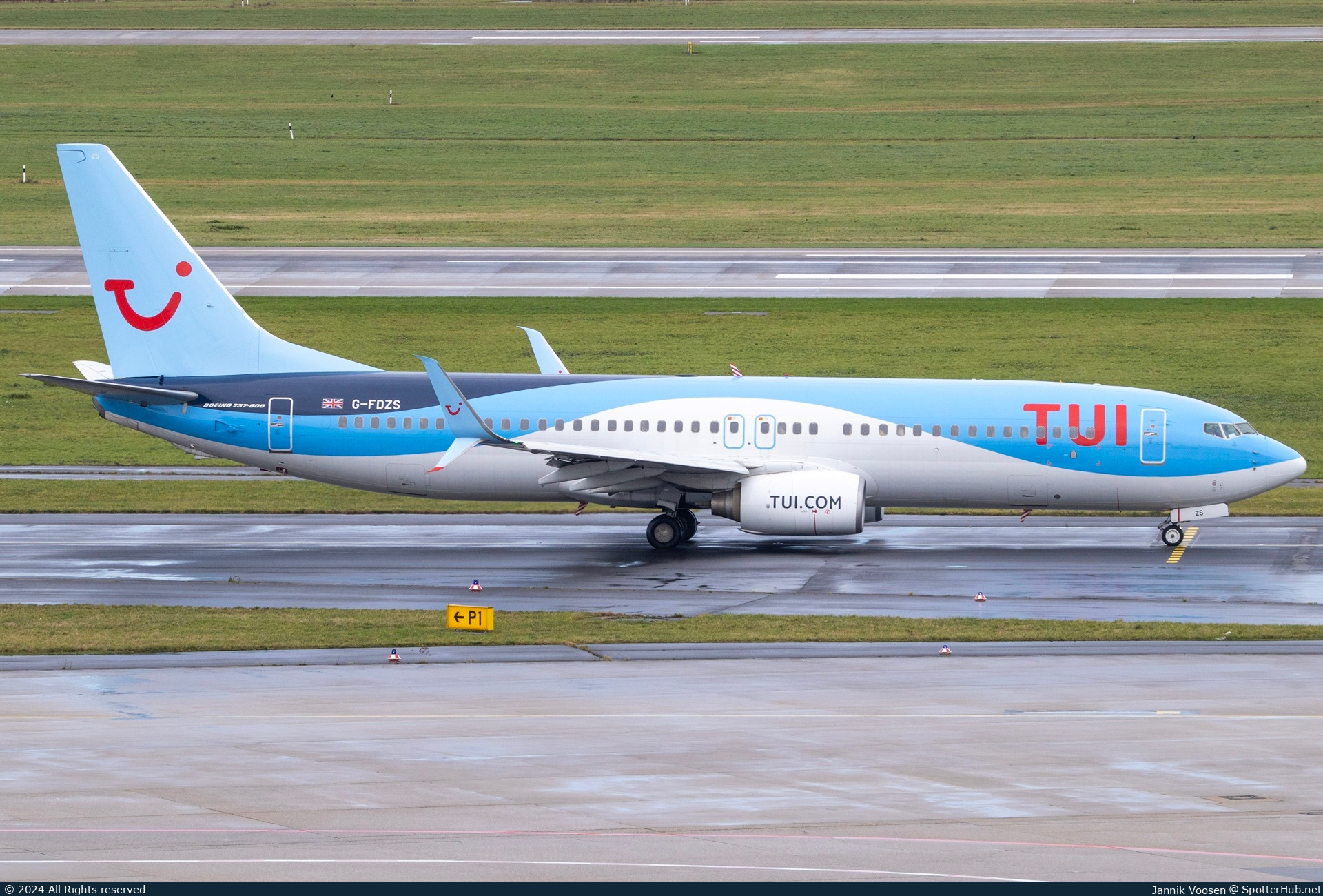 Photo of G-FDZS - Boeing 737-8K5 operated by TUI Airways