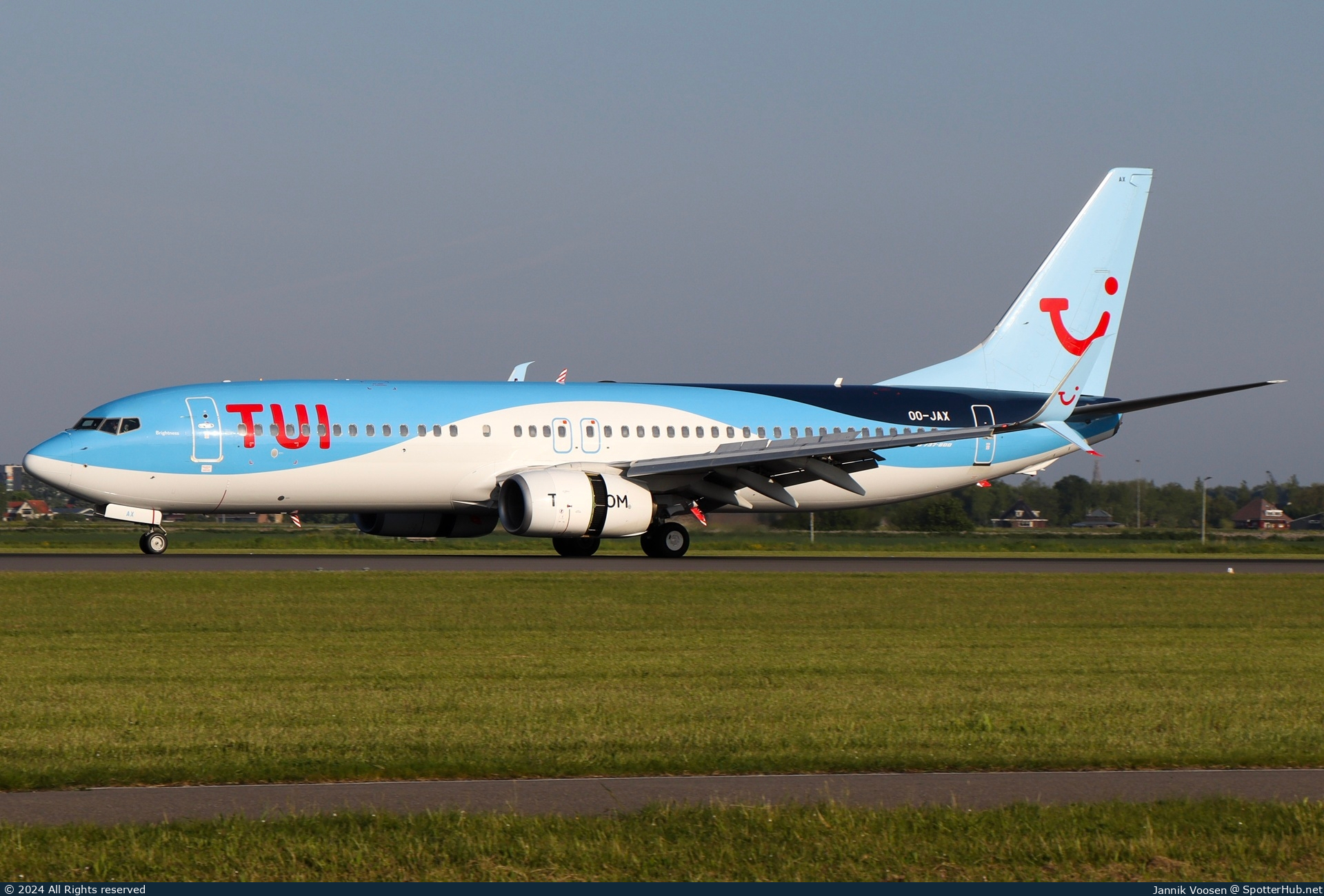 Photo of OO-JAX - Boeing 737-8K5 operated by TUI Airlines Belgium