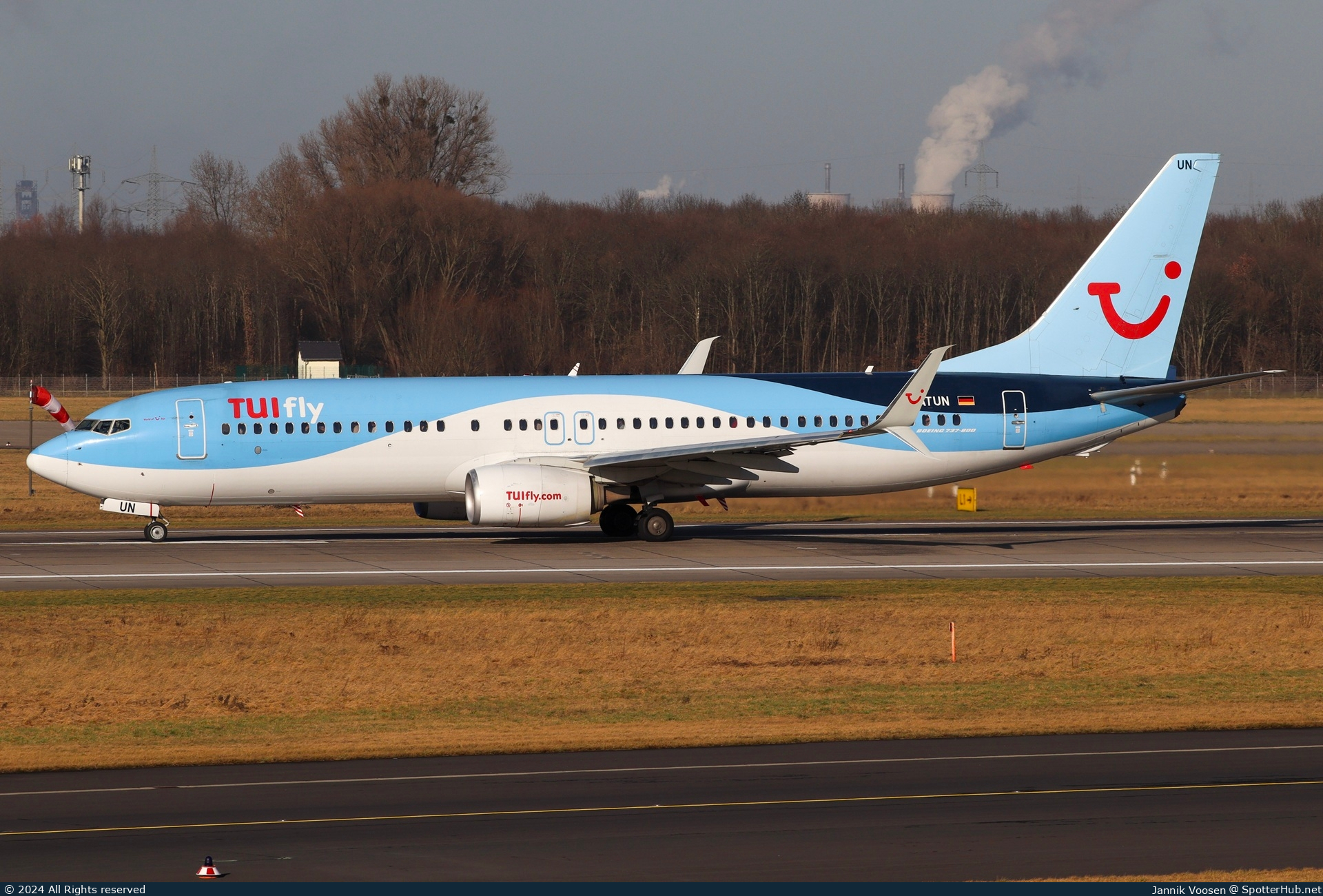 Photo of D-ATUN - Boeing 737-8K5 operated by TUIfly