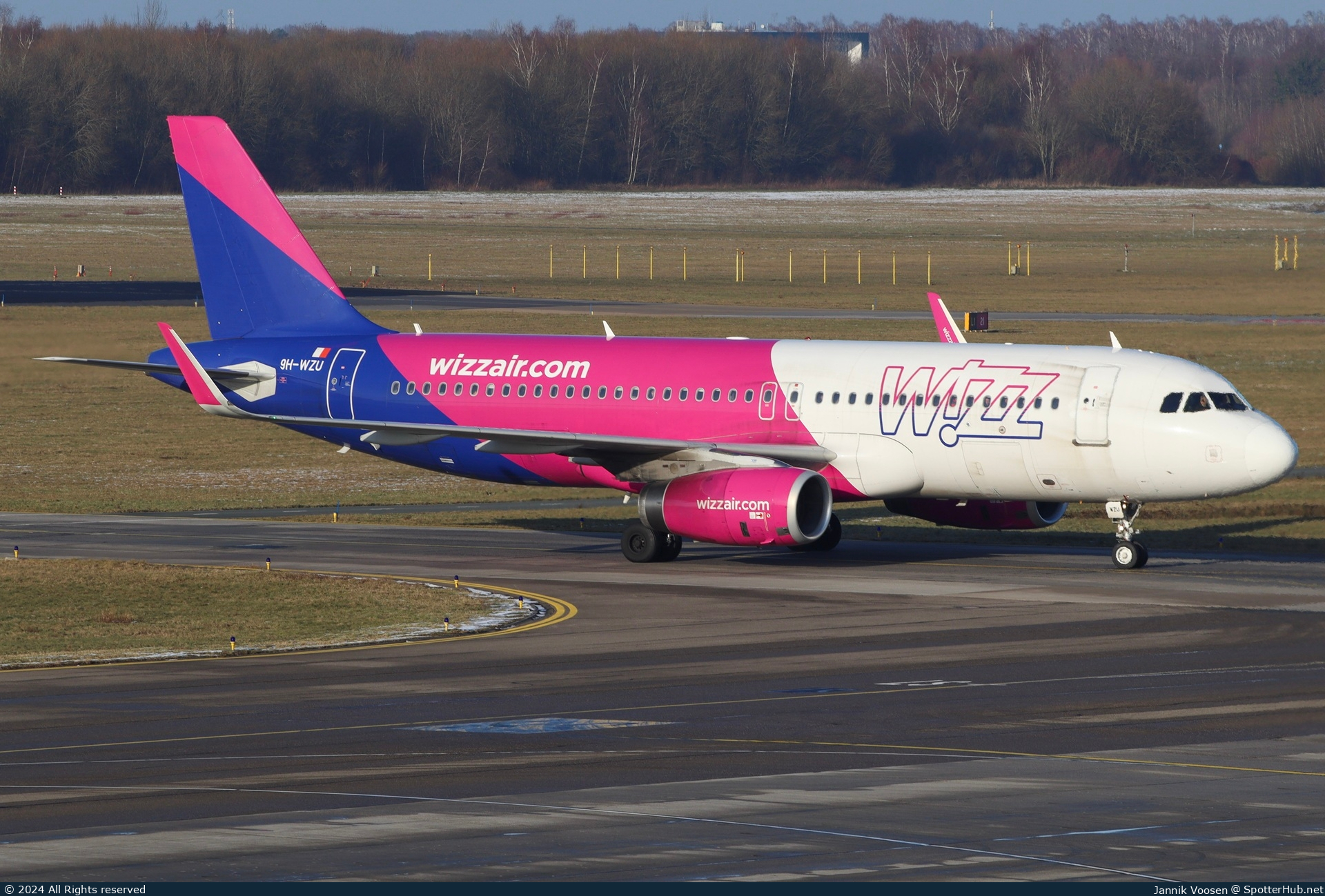 Photo of 9H-WZU - Airbus A320-232 operated by Wizz Air Malta