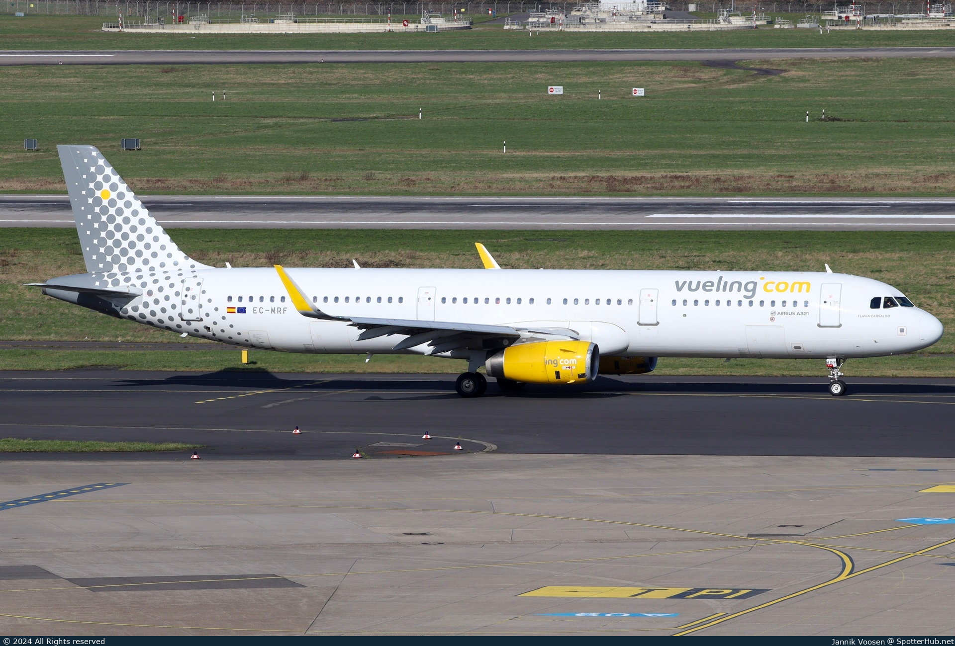 Photo of EC-MRF - Airbus A321-231 operated by Vueling