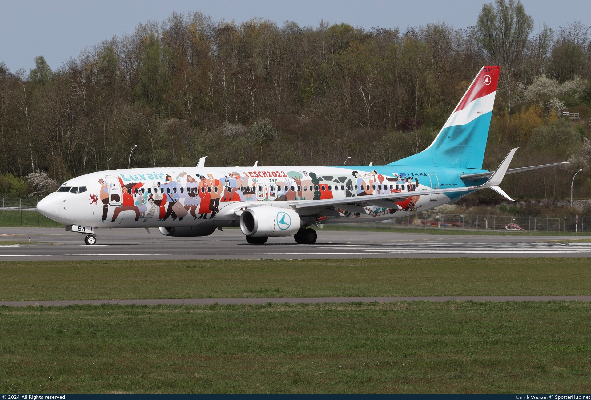 Photo of LX-LBA - Boeing 737-8C9 operated by Luxair