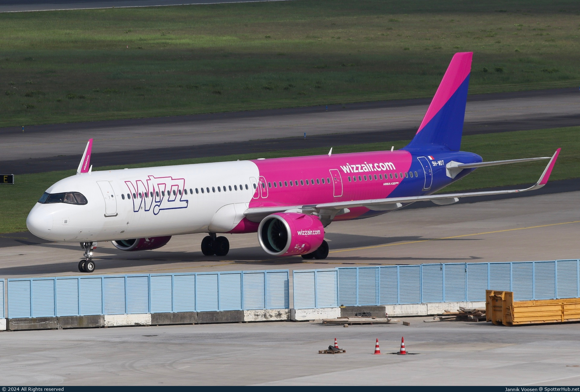 Photo of 9H-WDT - Airbus A321-271NX operated by Wizz Air Malta
