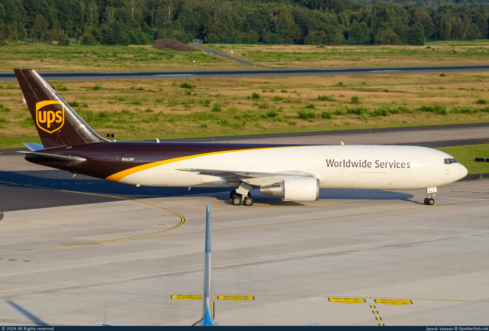 Photo of N362UP - Boeing 767-346(ER)(BCF) operated by UPS United Parcel Service