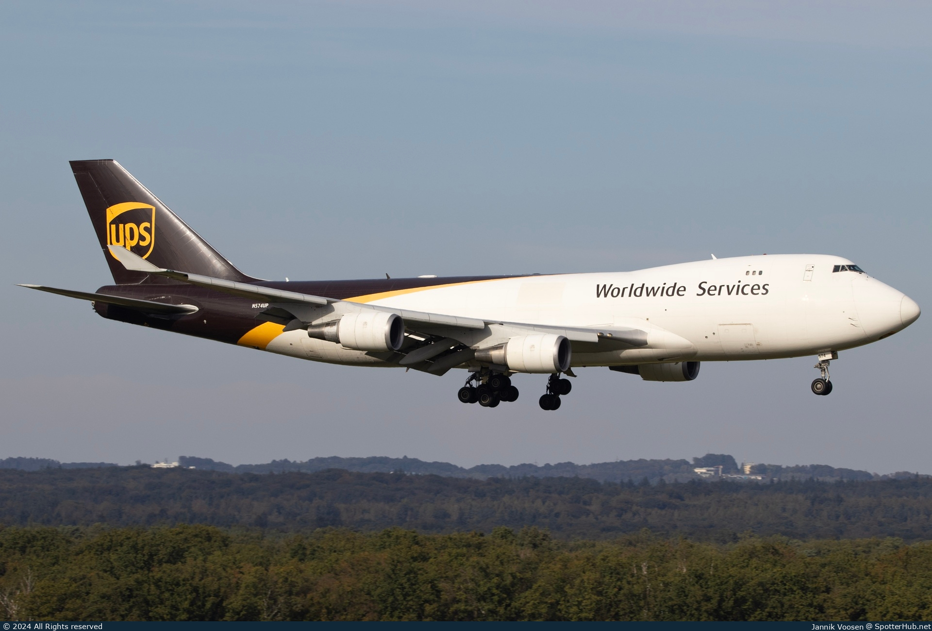 Photo of N574UP - Boeing 747-44AF operated by UPS United Parcel Service