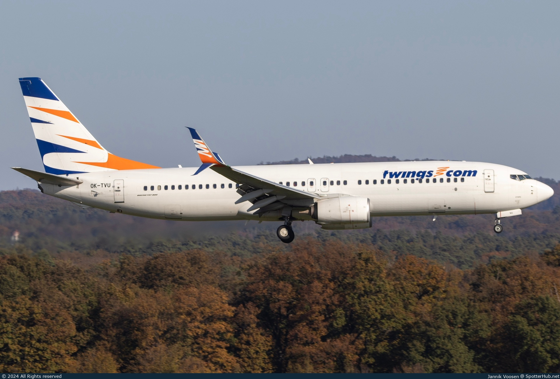 Photo of OK-TVU - Boeing 737-86N operated by SmartWings