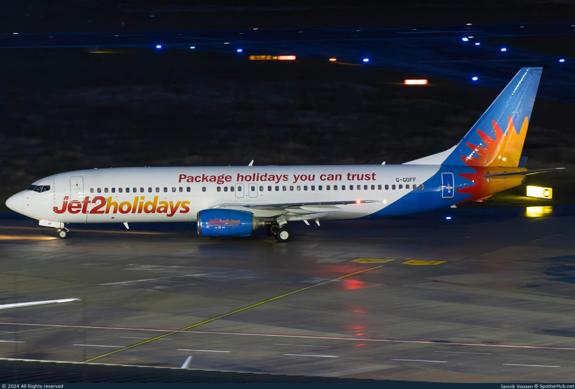 Photo of G-GDFF - Boeing 737-85P operated by Jet2