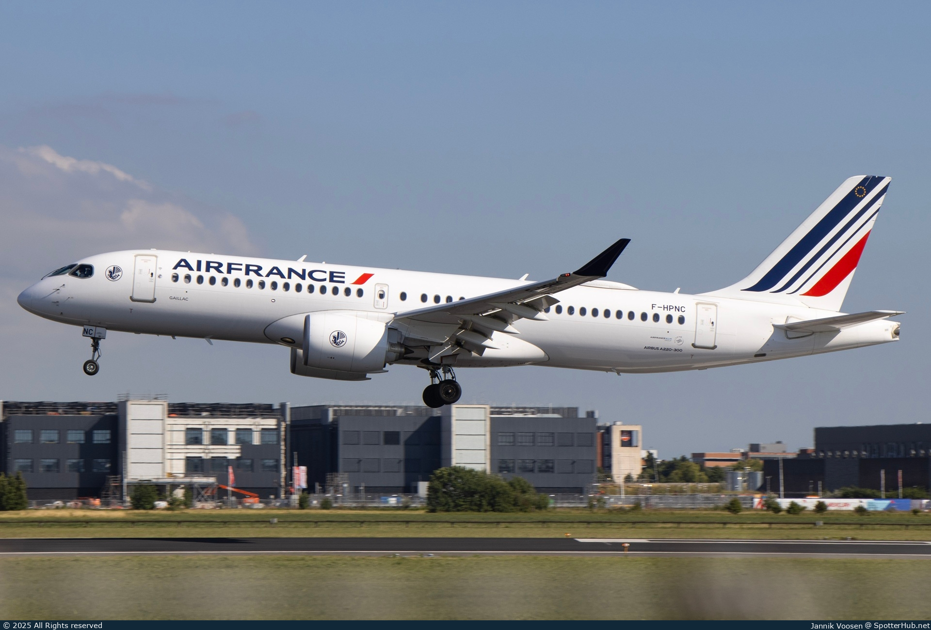 Photo of F-HPNC - Airbus A220-300 operated by Air France