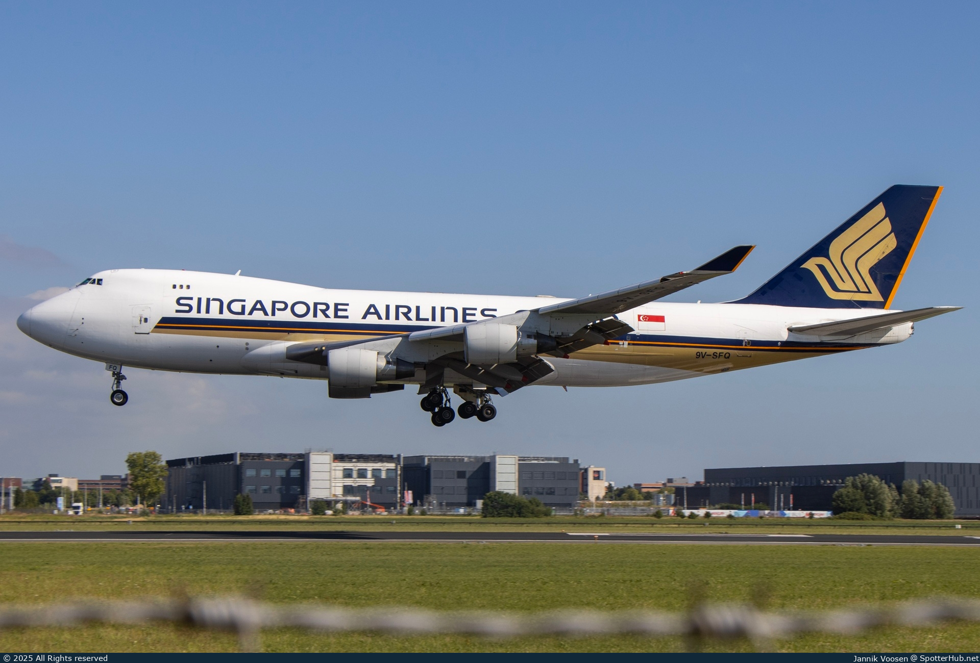 Photo of 9V-SFQ - Boeing 747-412F operated by Singapore Airlines Cargo