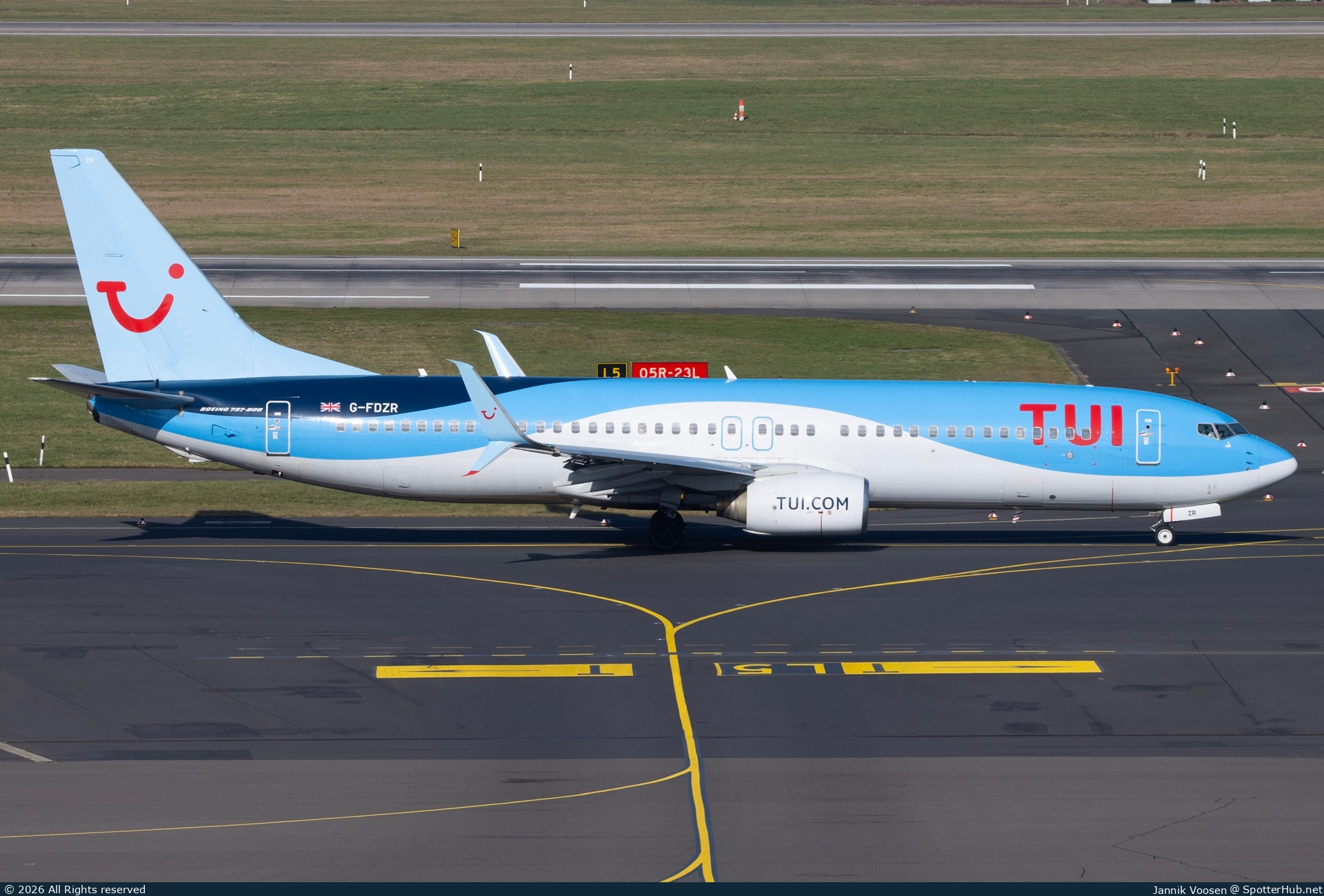 Photo of G-FDZR - Boeing 737-8K5 operated by TUI Airways