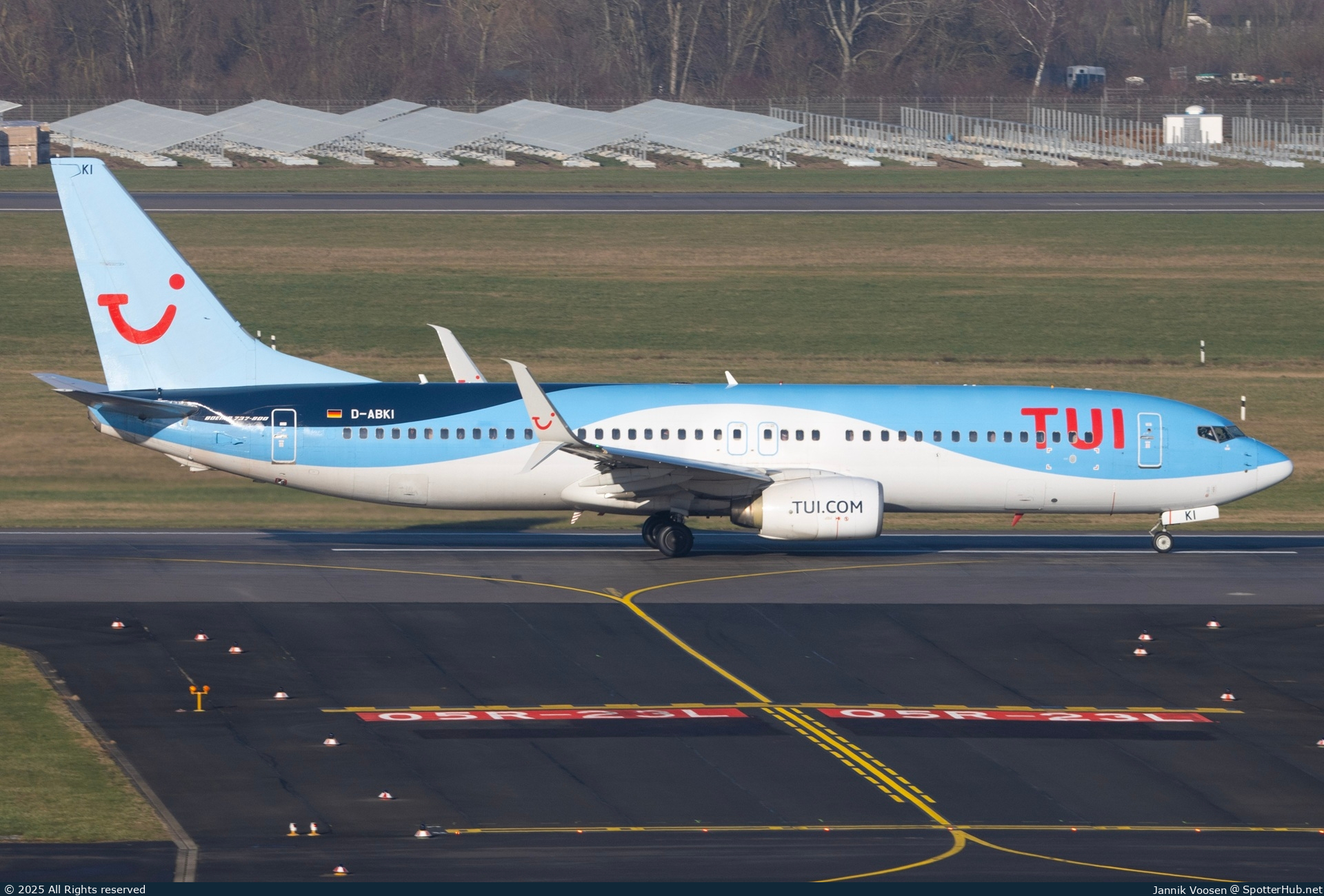 Photo of D-ABKI - Boeing 737-86J operated by TUIfly