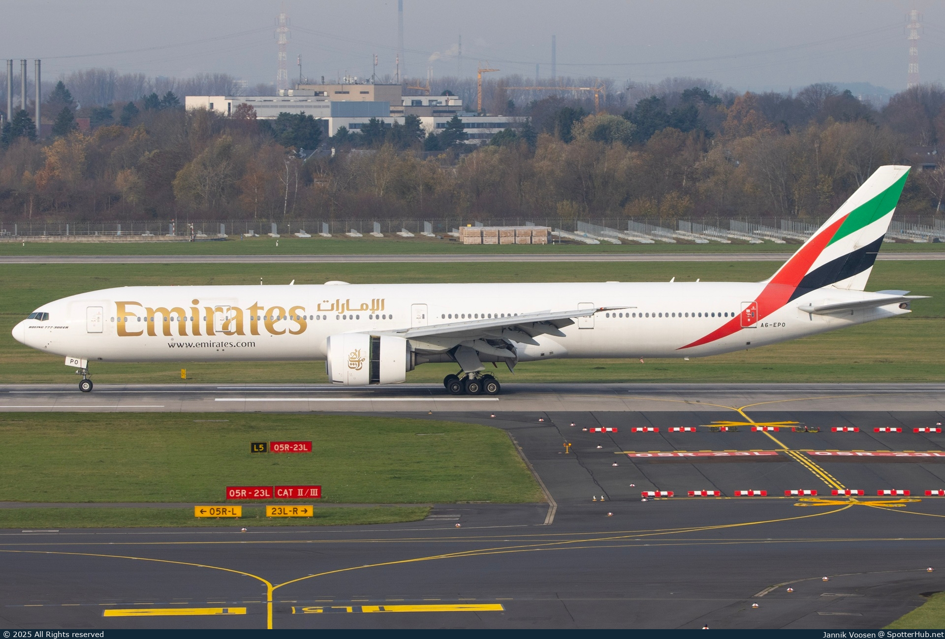 Photo of A6-EPO - Boeing 777-31H(ER) operated by Emirates