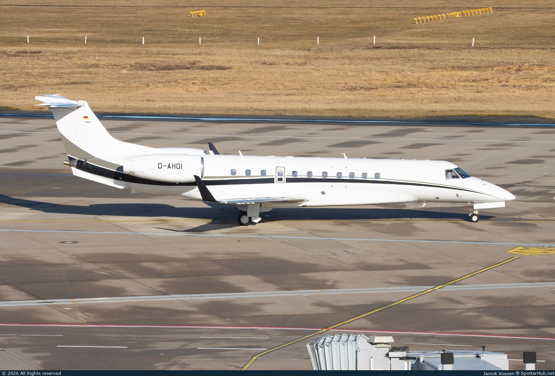 Photo of D-AHOI - Embraer Legacy 650 operated by VistaJet Germany