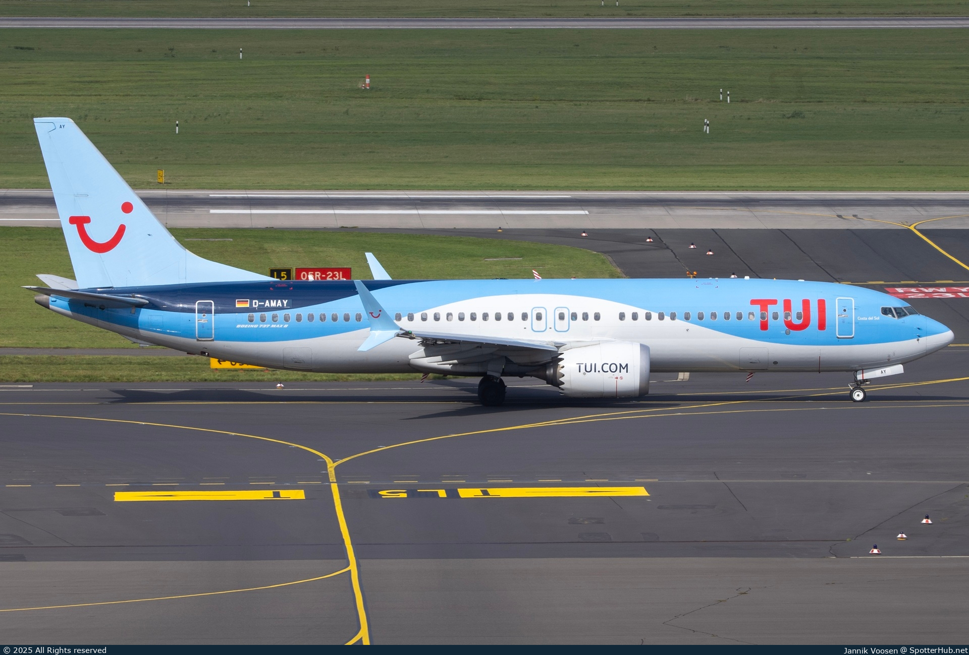 Photo of D-AMAY - Boeing 737 MAX 8 operated by TUIfly