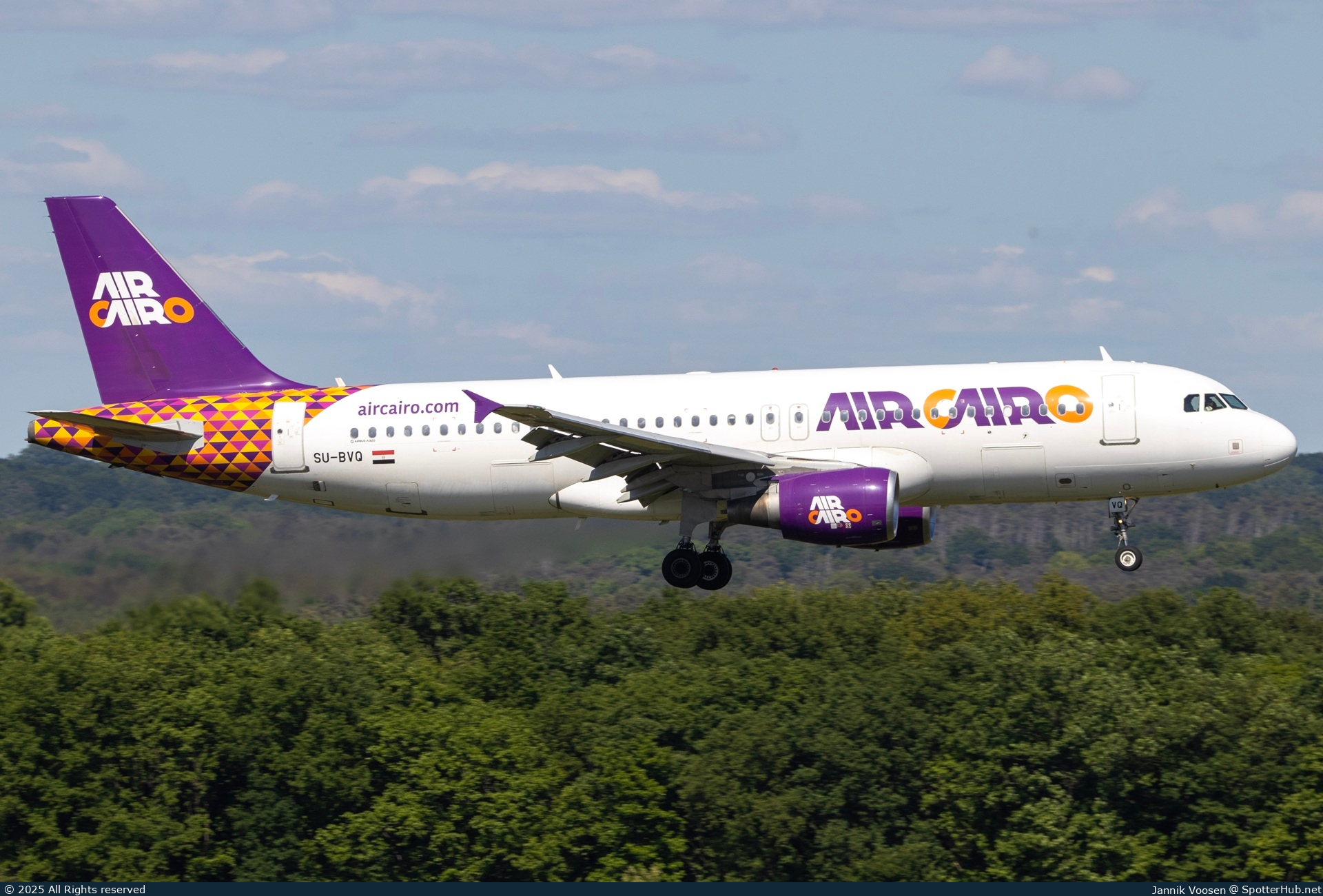 Photo of SU-BVQ - Airbus A320-214 operated by Air Cairo