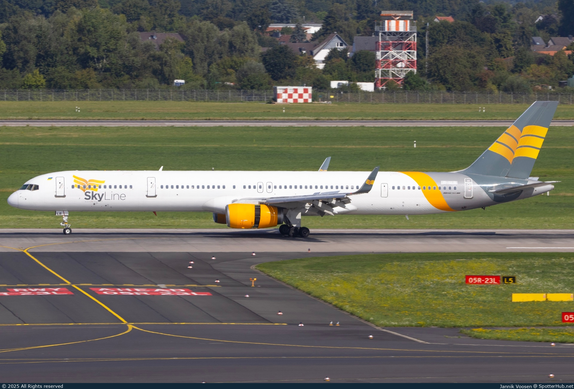 Photo of UR-SLB - Boeing 757-330 operated by Skyline Express Airlines