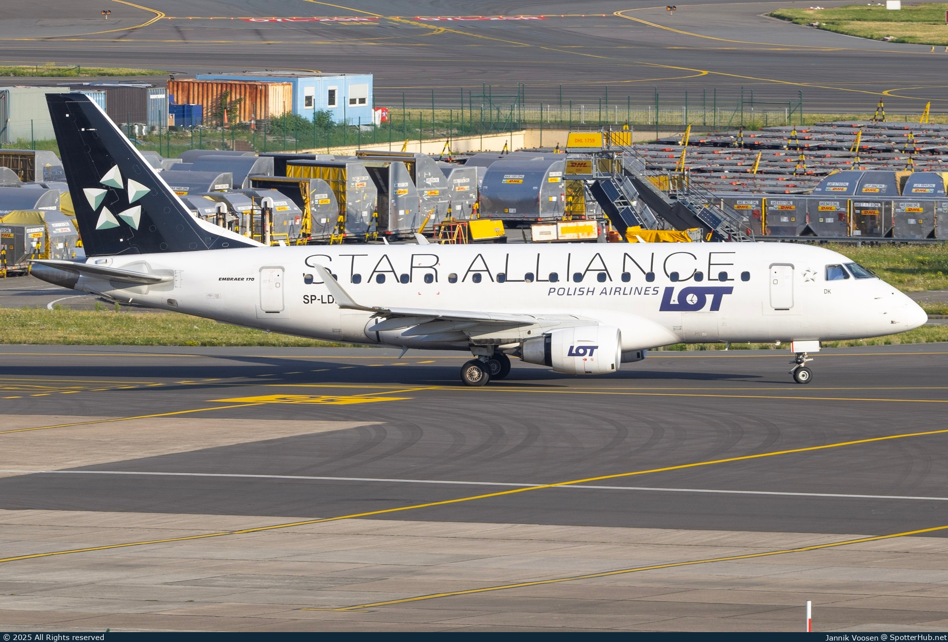 Photo of SP-LDK - Embraer ERJ-170LR operated by LOT Polish Airlines