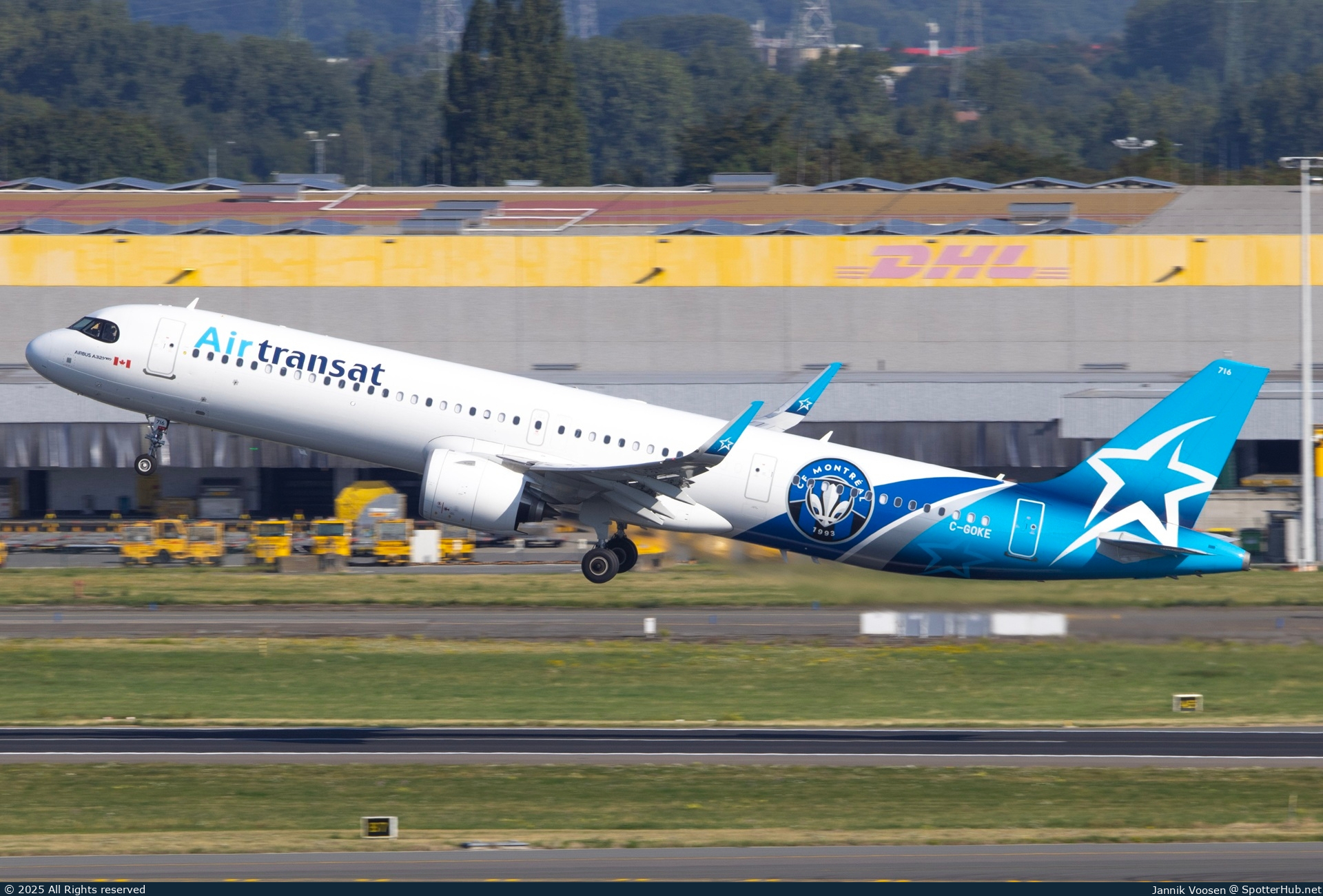 Photo of C-GOKE - Airbus A321-271NX operated by Air Transat