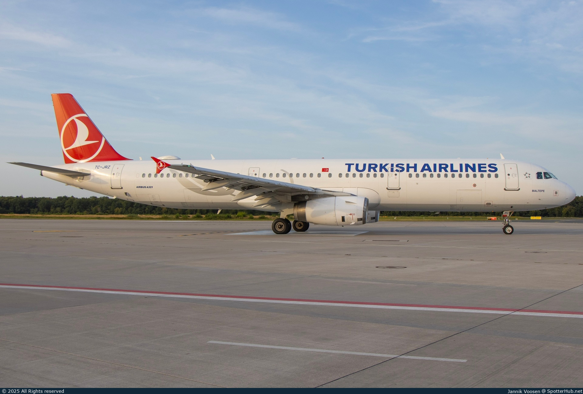 Photo of TC-JRZ - Airbus A321-231 operated by Turkish Airlines