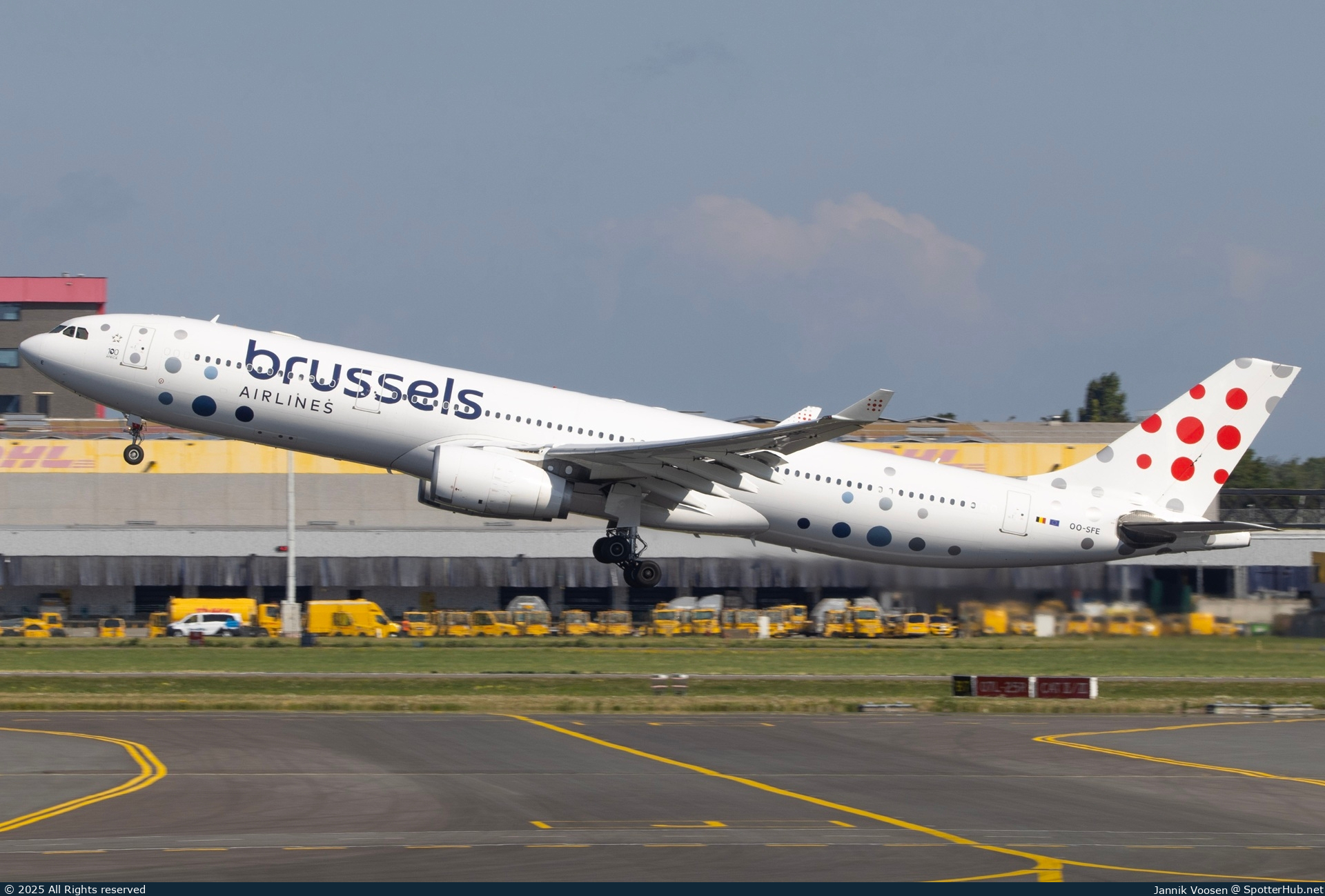 Photo of OO-SFE - Airbus A330-343 operated by Brussels Airlines