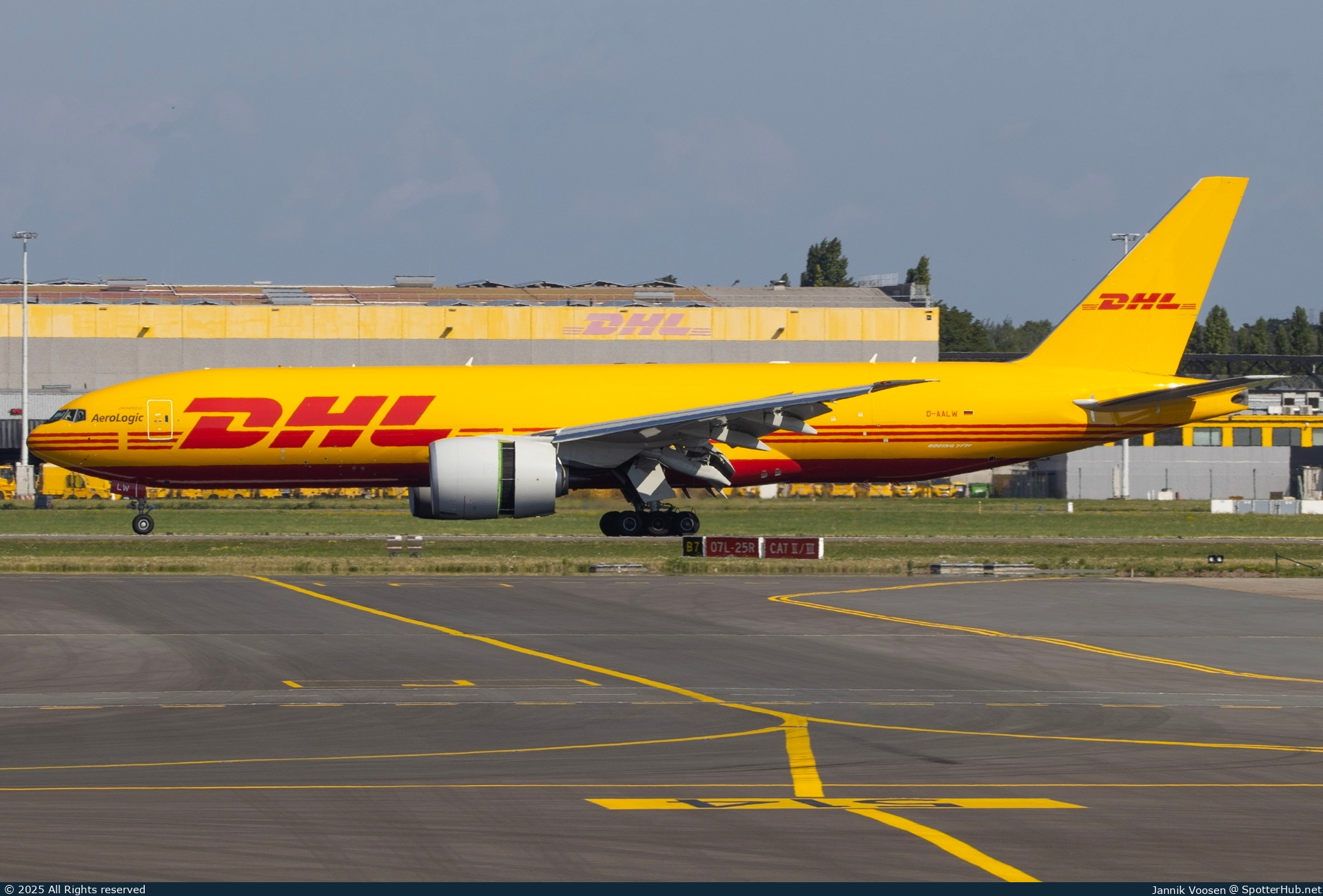 Photo of D-AALW - Boeing 777-F operated by AeroLogic