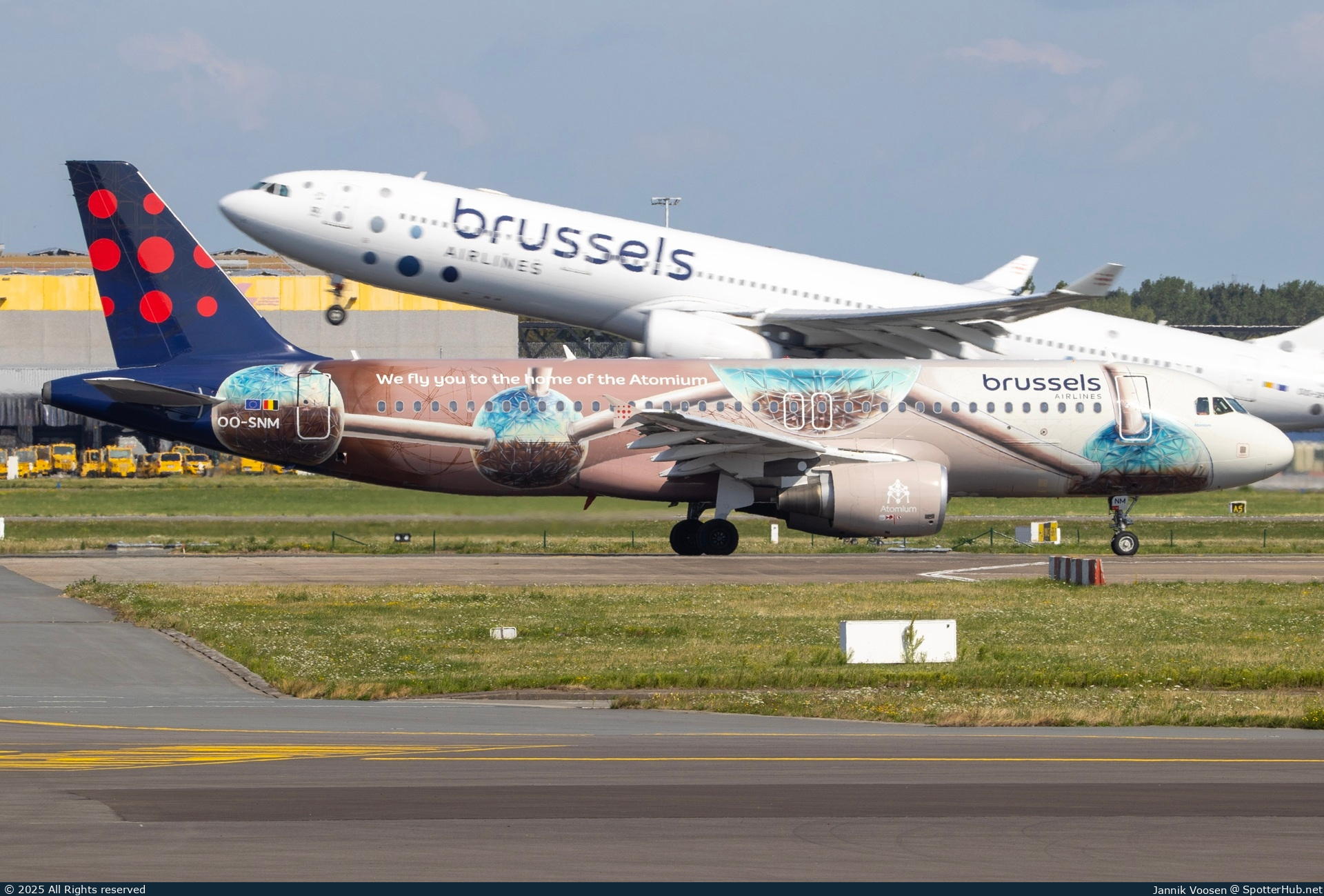 Photo of OO-SNM - Airbus A320-214 operated by Brussels Airlines